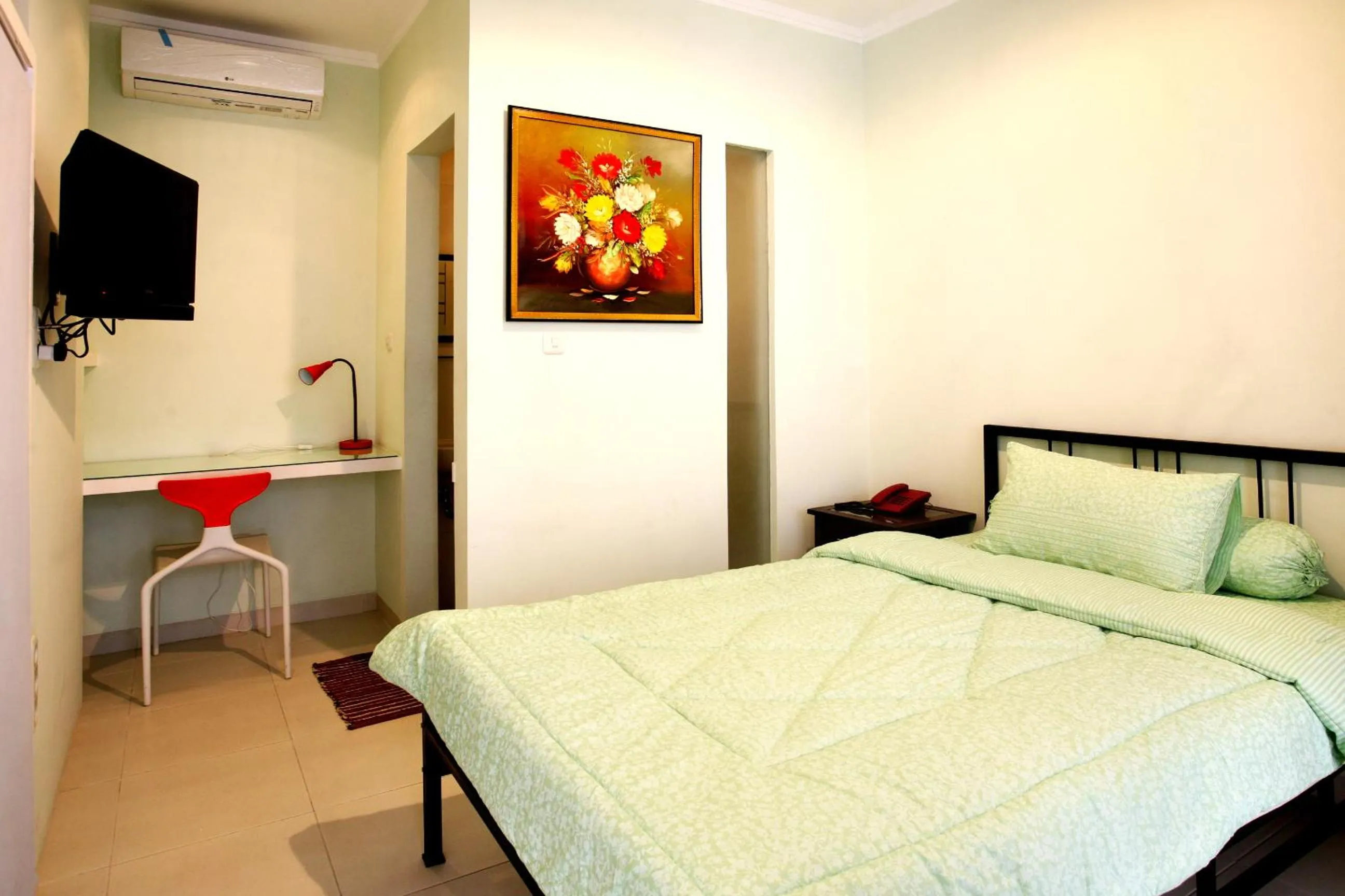 Bedroom, Bed in Sun Rise House