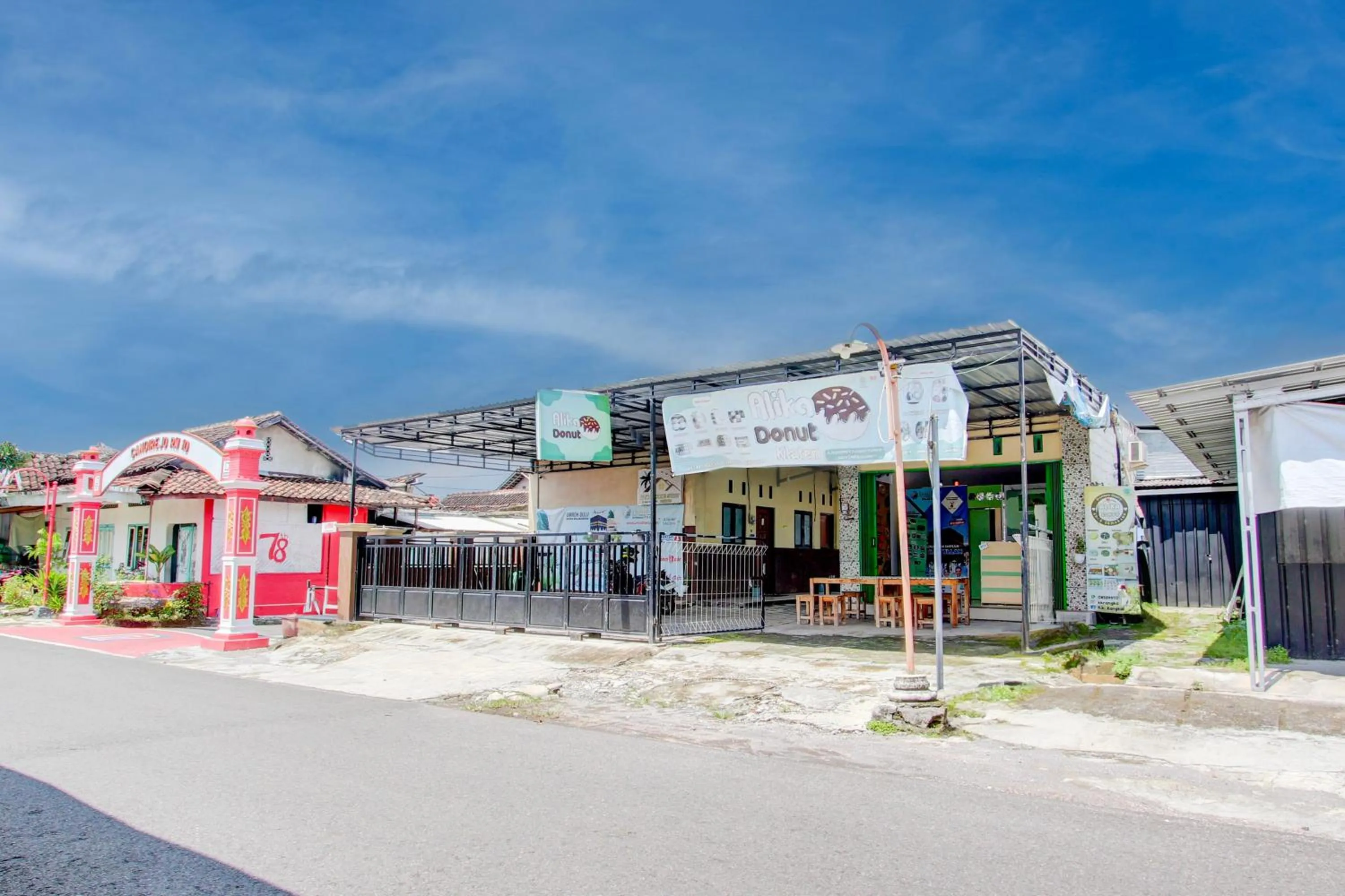 Facade/entrance in Capital O 93829 Alika Homestay Syariah