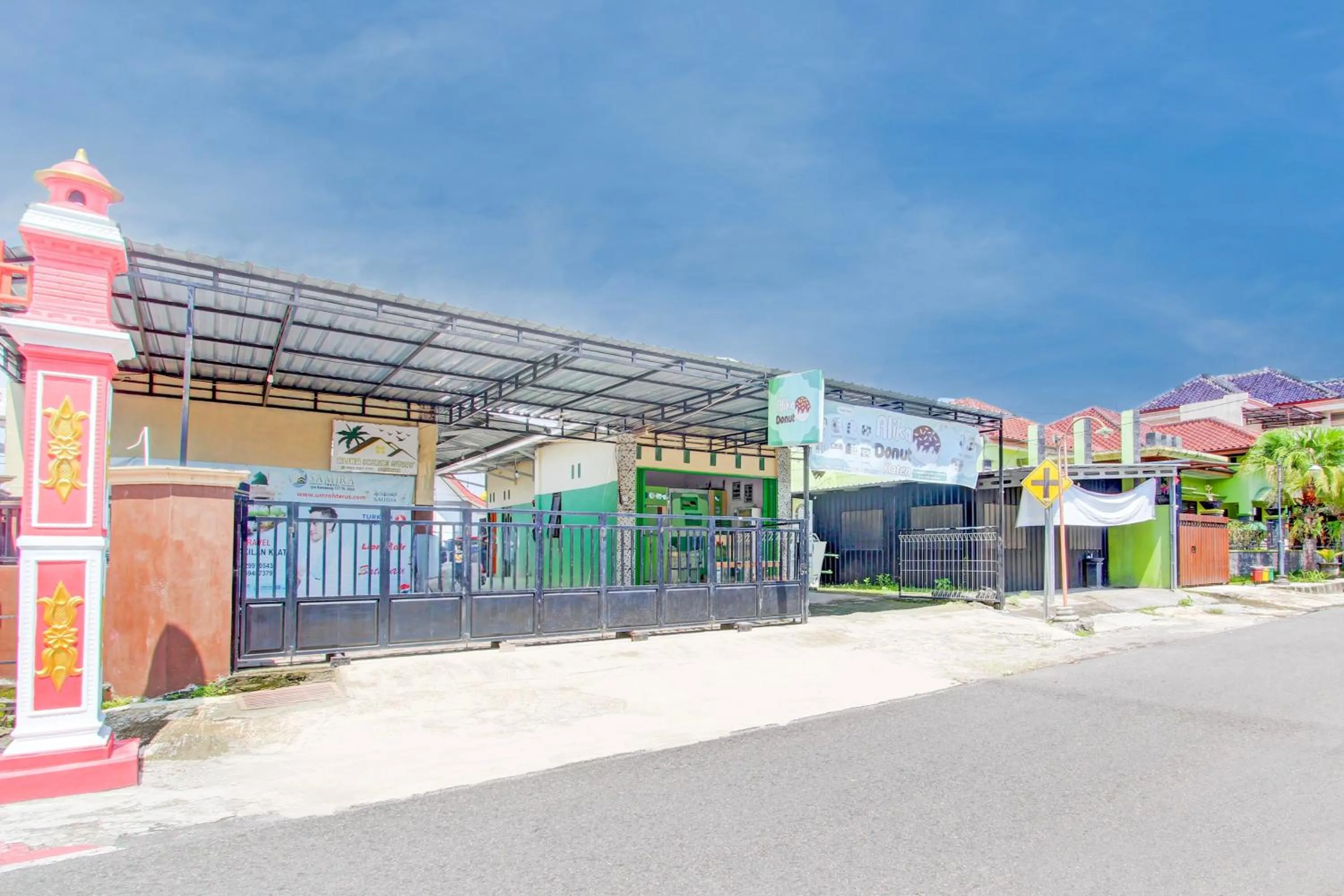 Facade/entrance in Capital O 93829 Alika Homestay Syariah