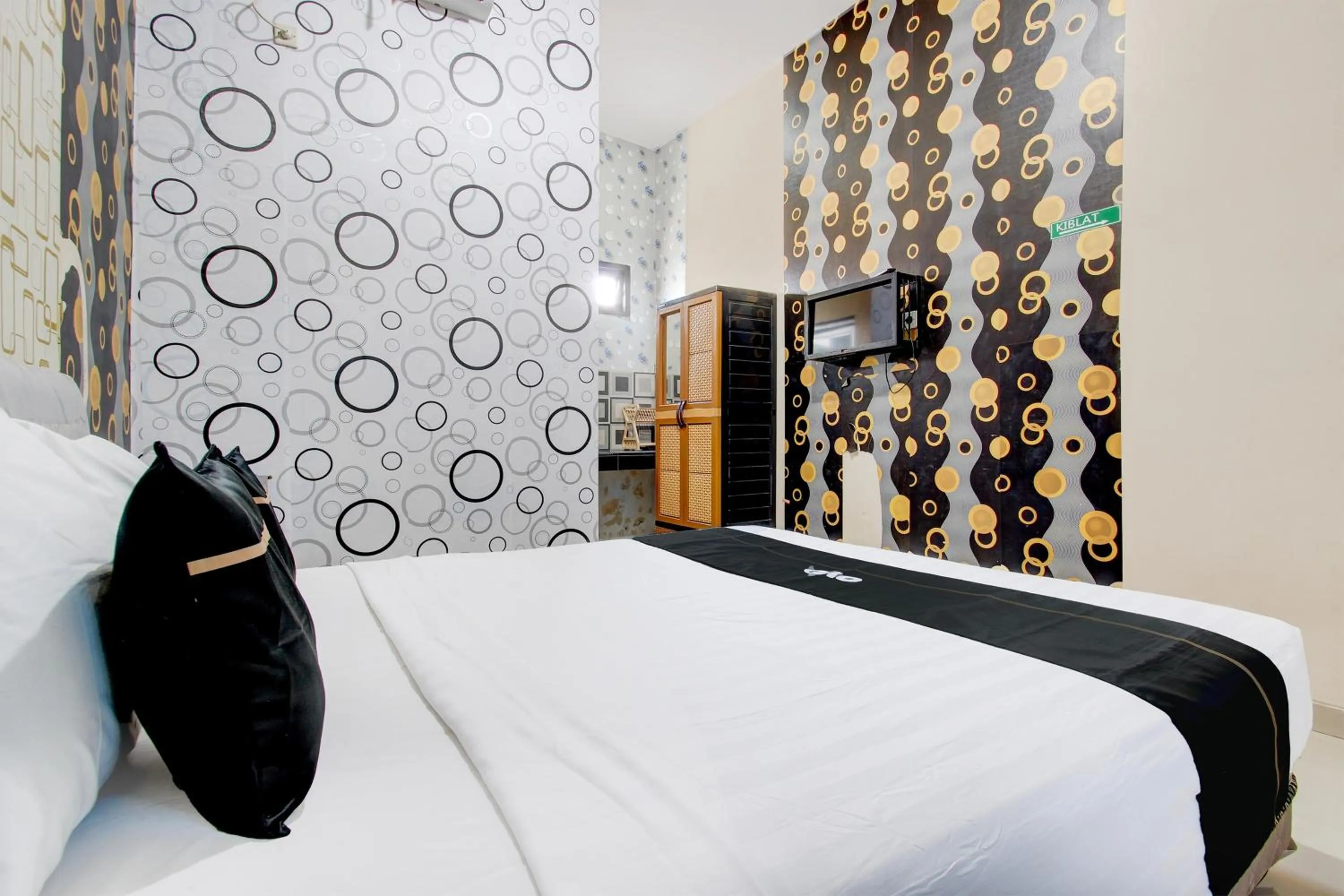 Bedroom in Capital O 93829 Alika Homestay Syariah