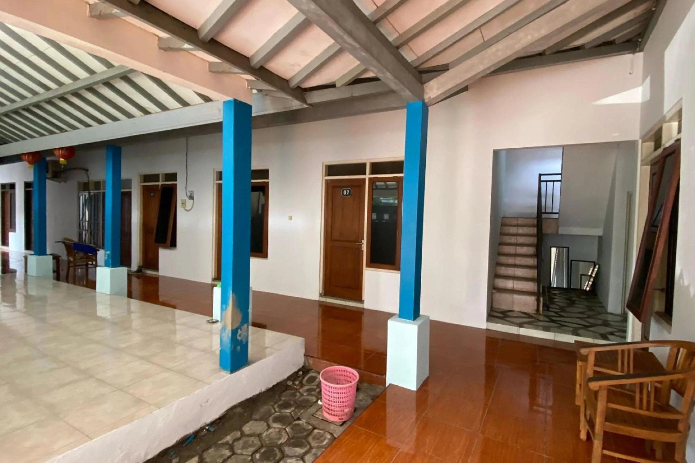 Lobby or reception in Hotel O Lies Kostel Syariah