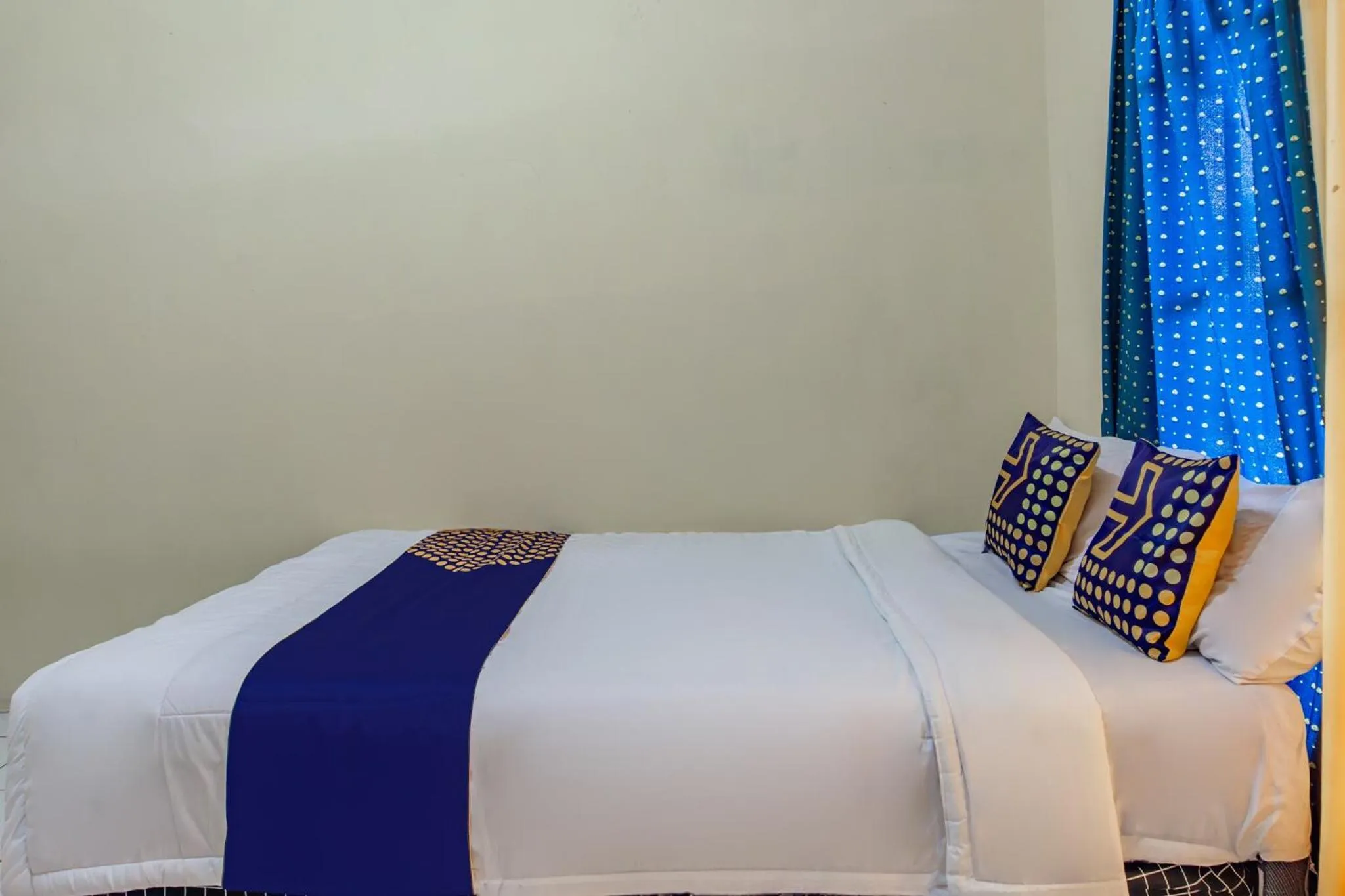 Bedroom, Bed in Hotel O Guest House Amanda Syariah