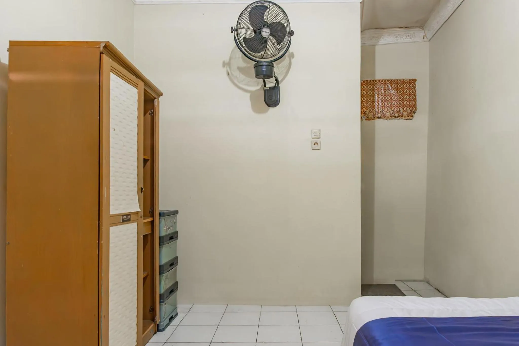 Bedroom, Bed in Hotel O Guest House Amanda Syariah