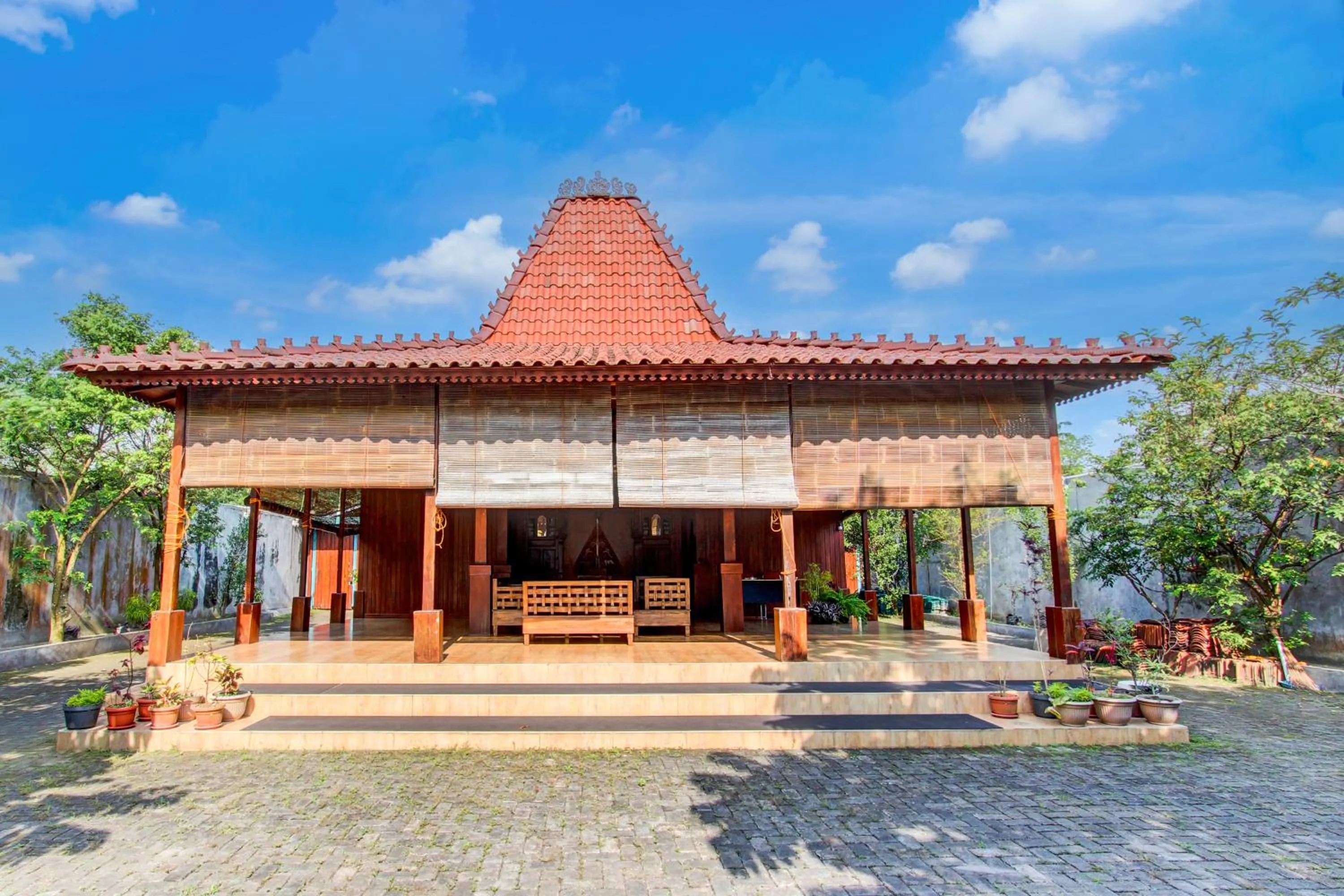 Capital O 93842 Jowo Segoro ResortNearPantai Sepanjang