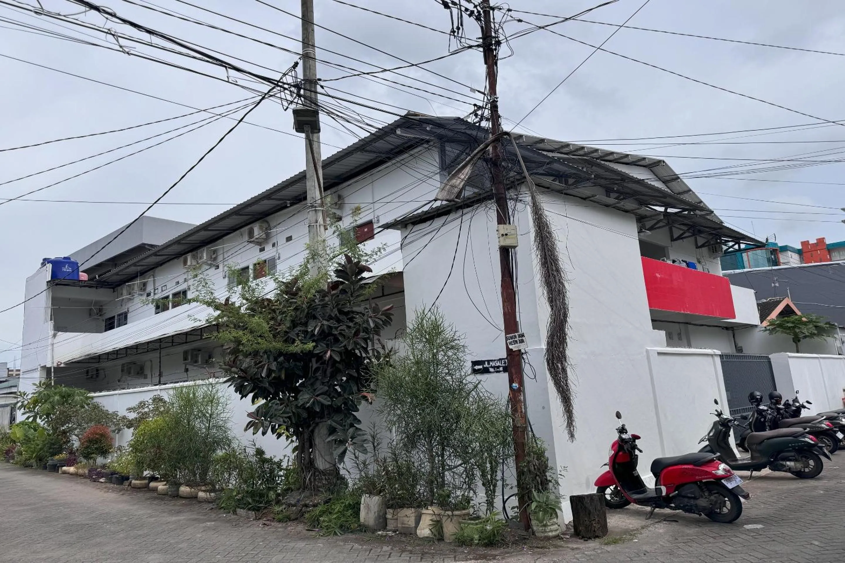 Facade/entrance in Hotel O Kost Reski 2 Near Tugu Perbatasan Takalar - Gowa