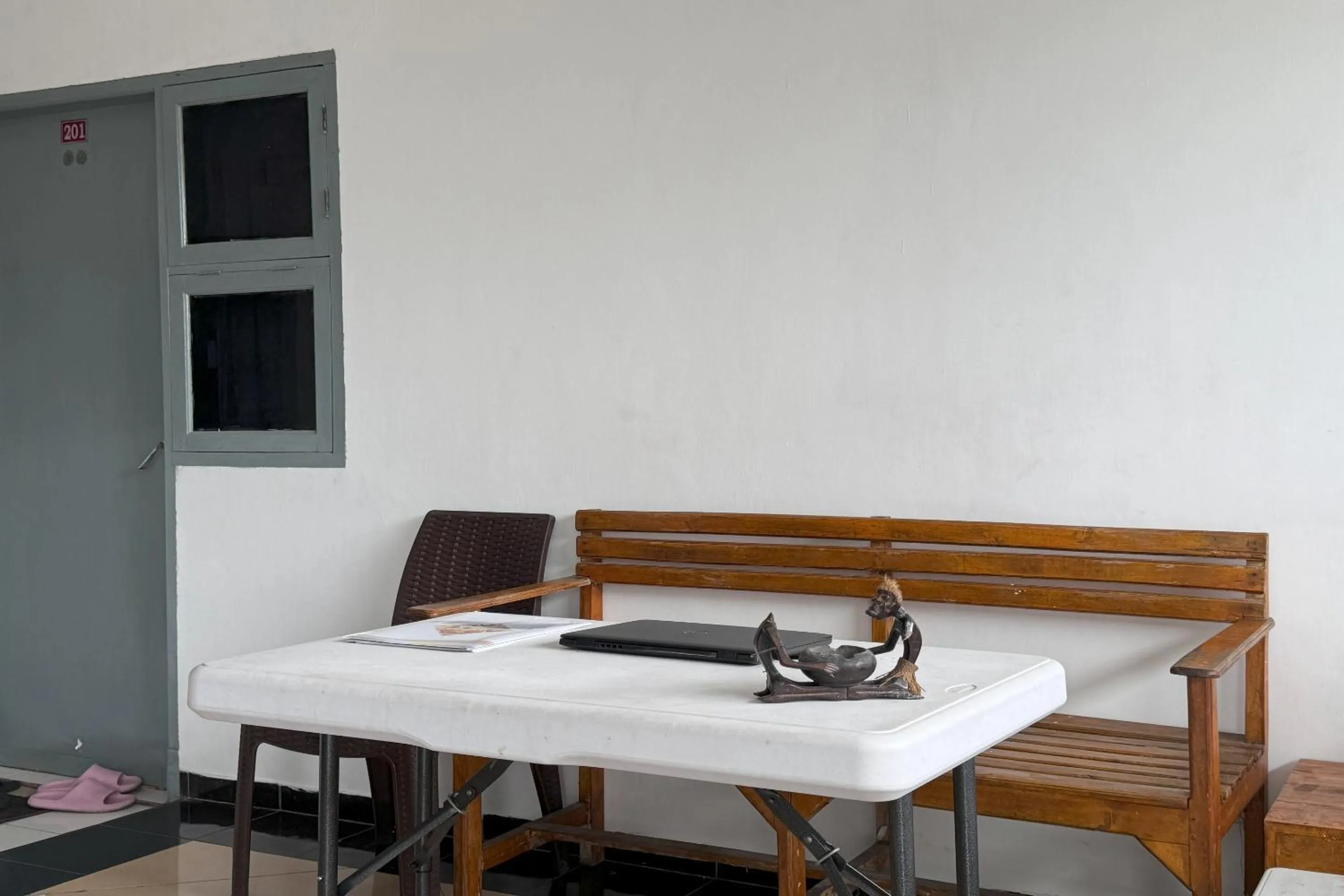 Lobby or reception in Hotel O Kost Reski 2 Near Tugu Perbatasan Takalar - Gowa