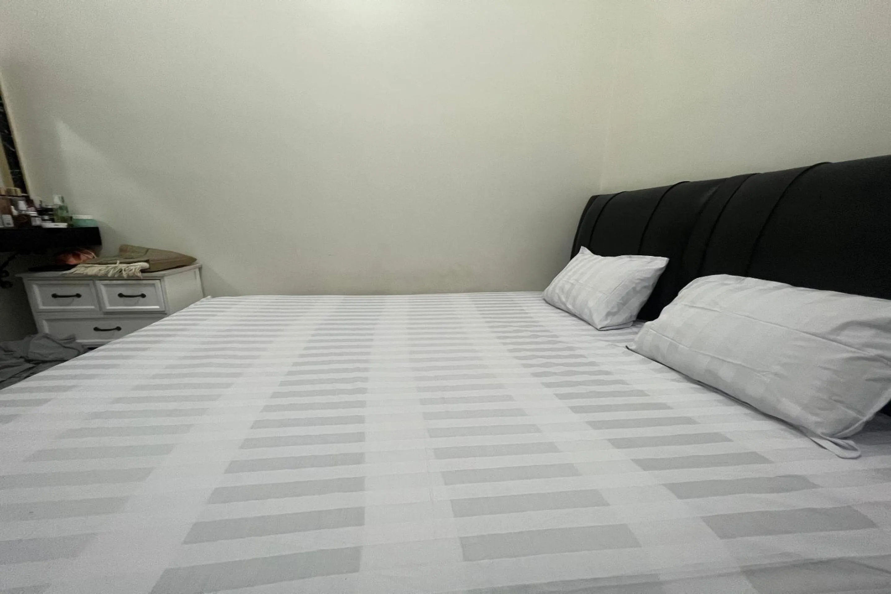 Bedroom, Bed in Hotel O Kost Reski 2 Near Tugu Perbatasan Takalar - Gowa