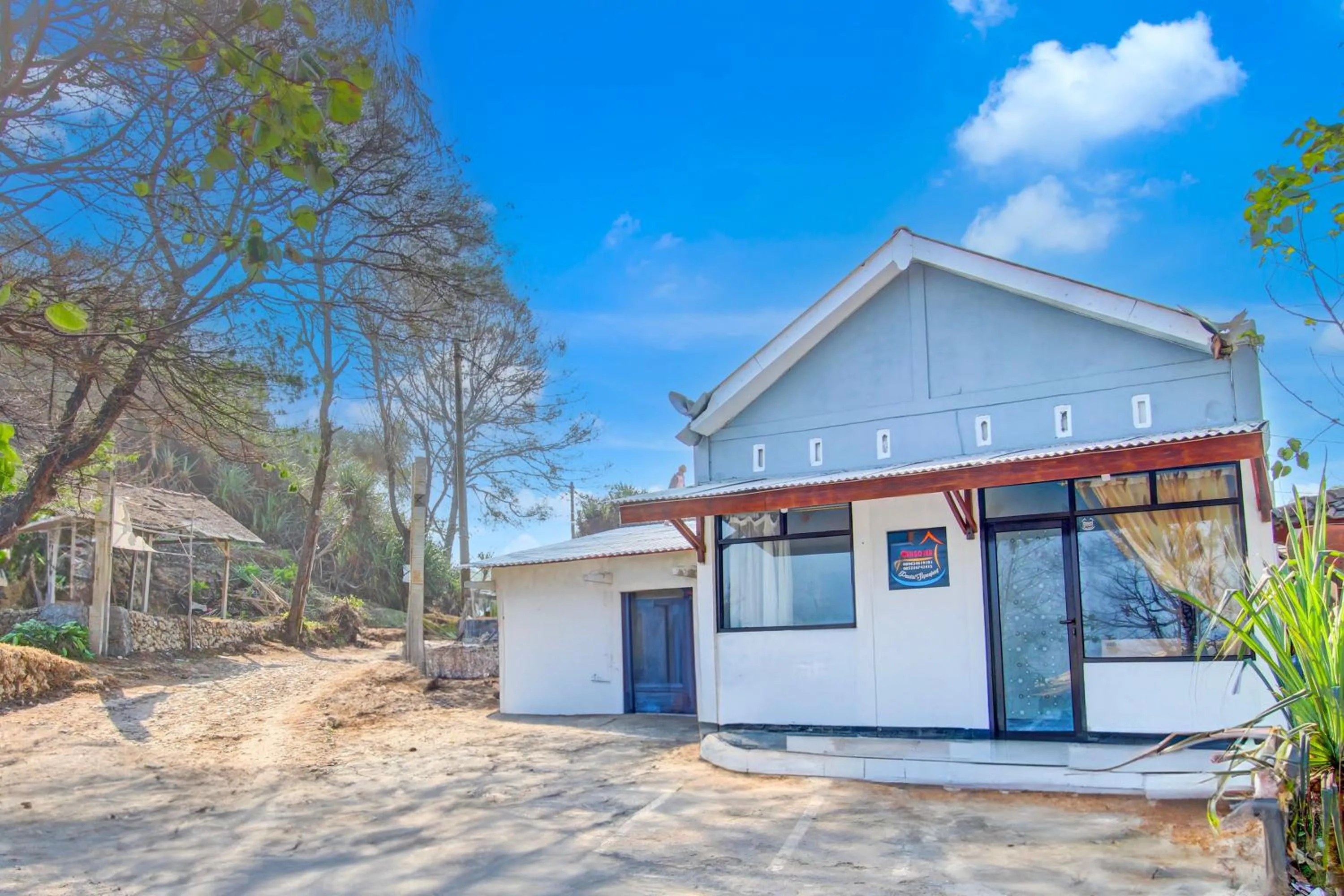 Facade/entrance in Hotel O Minso Inn Sepanjang