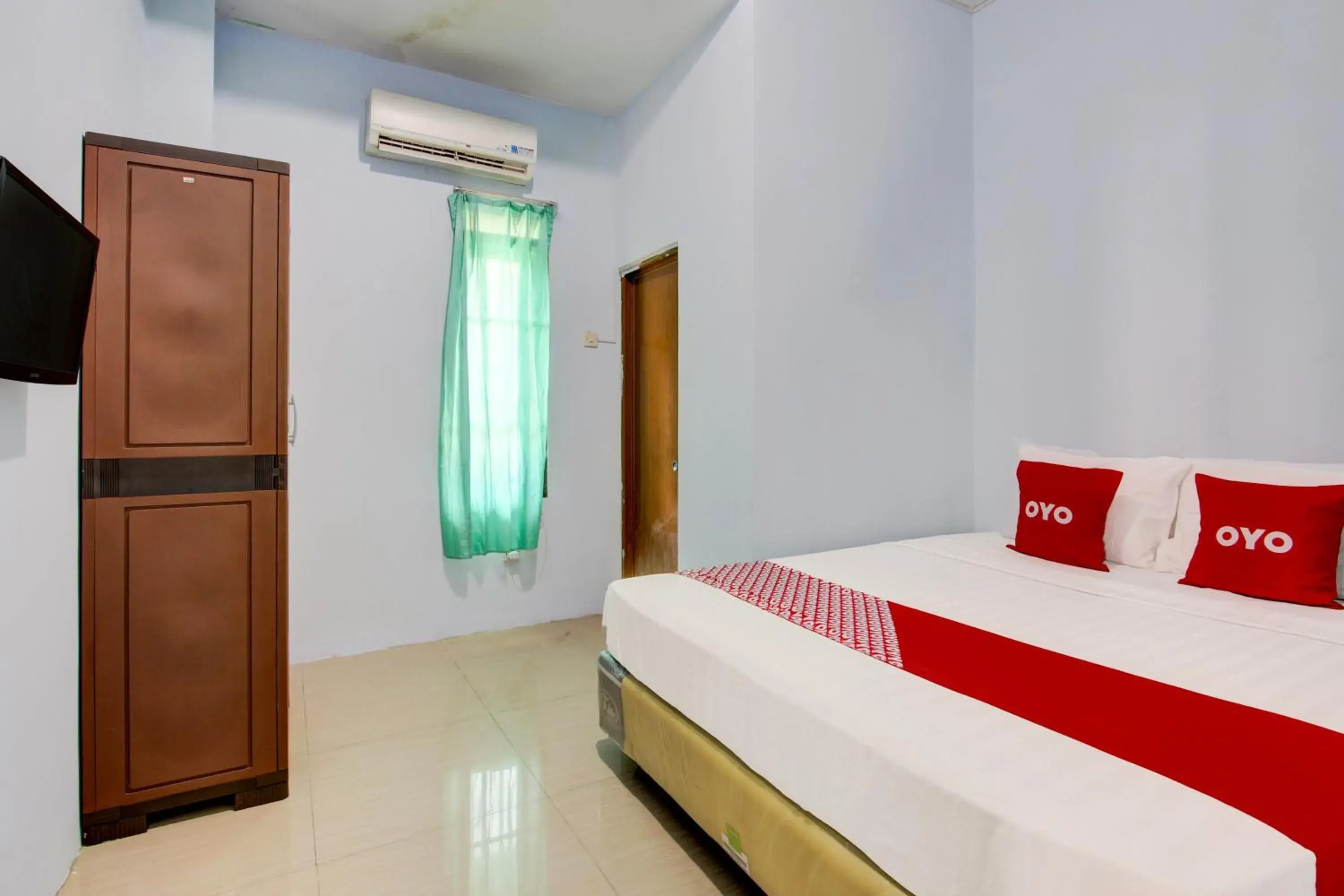 Deluxe Double Room in Hotel O Minso Inn Sepanjang Deluxe Double Room in Hotel O Minso Inn Sepanjang