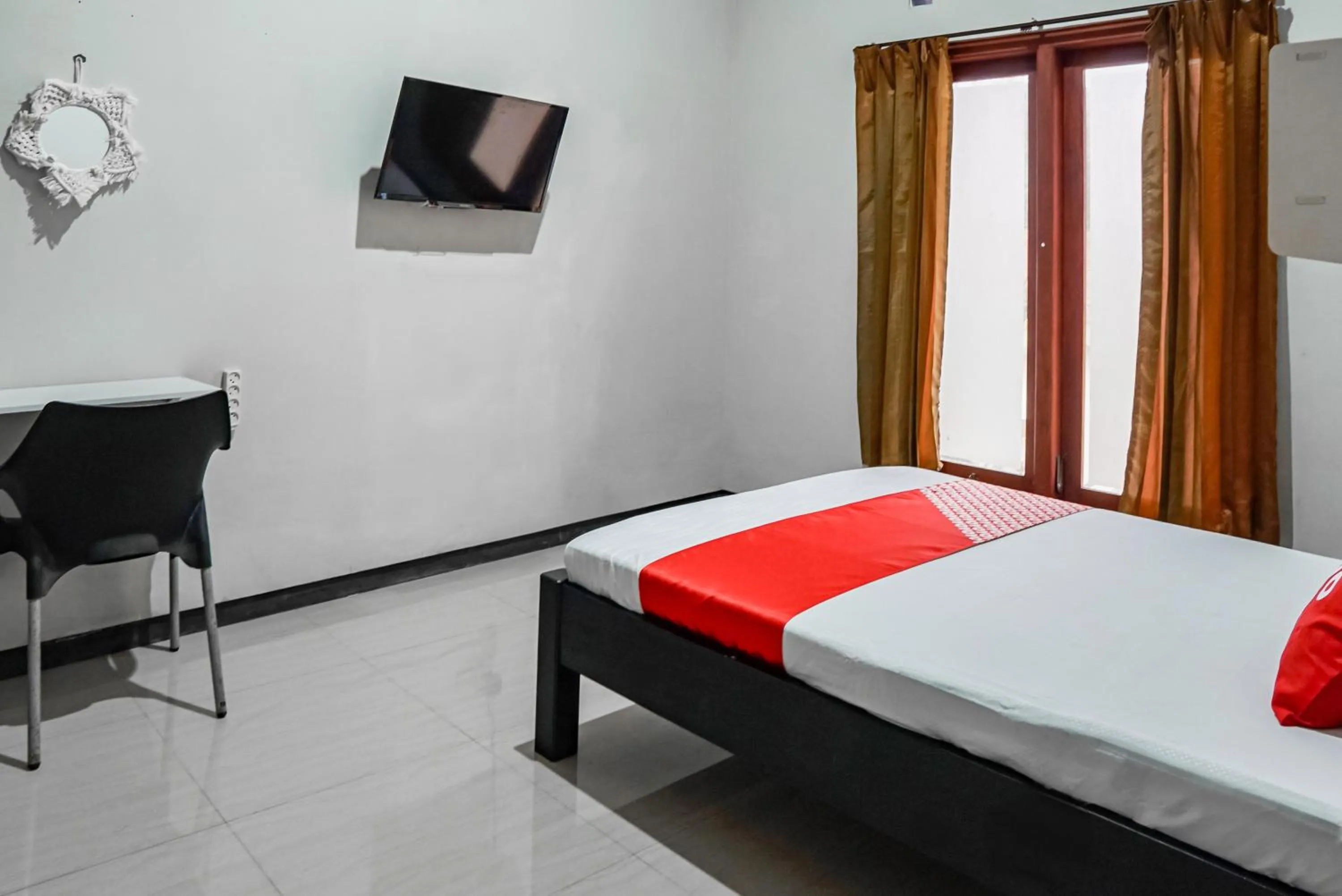 Bedroom, Bed in Hotel O Regina Homestay Syariah