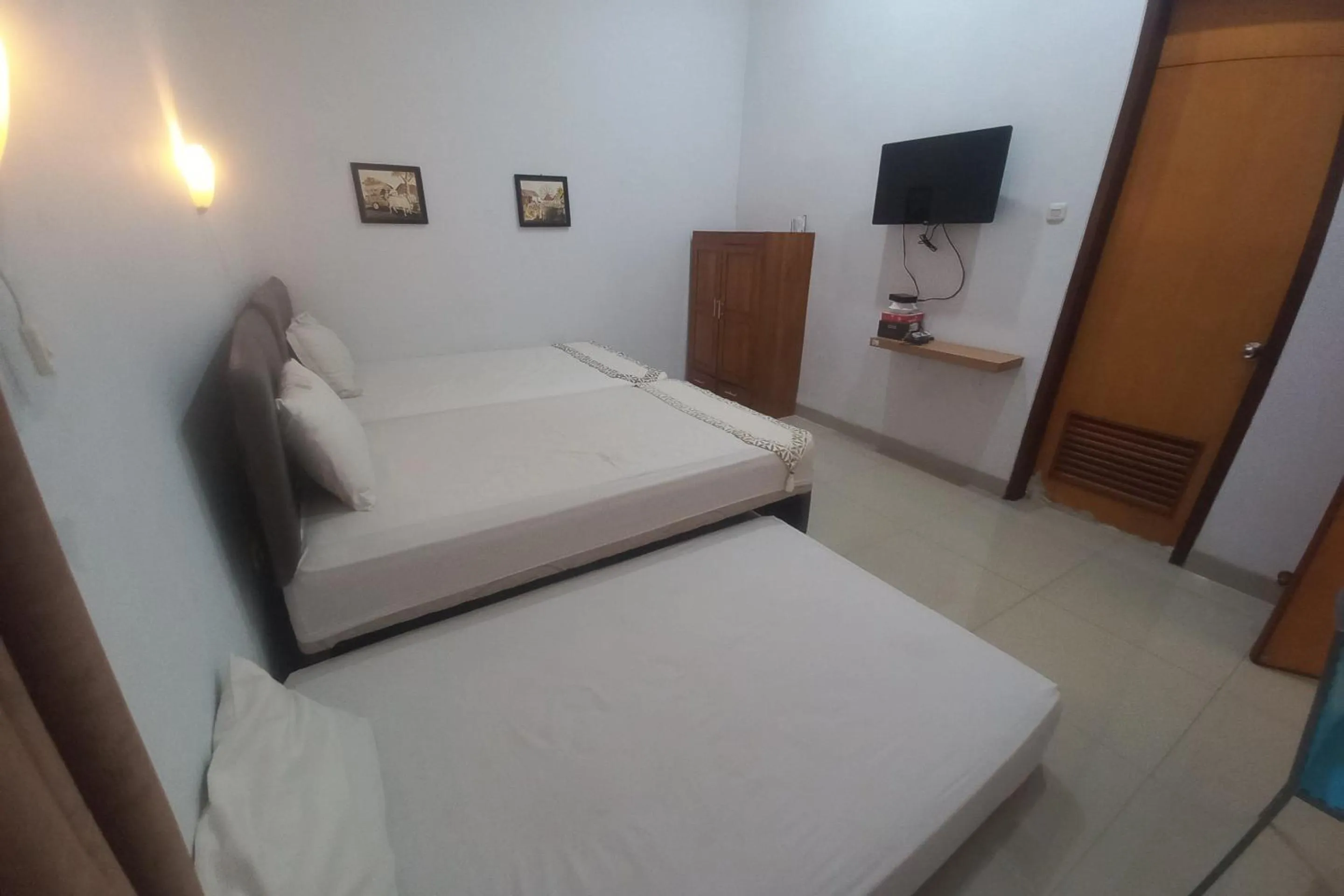 Bedroom, Bed in Capital O 93872 Natura Guest House Syariah Near alun alun kota purwokerto