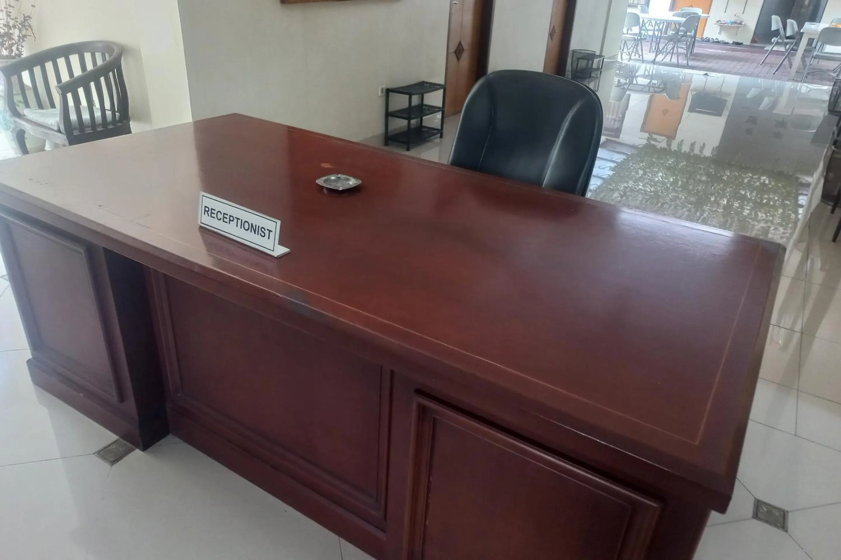 Lobby or reception in Capital O 93872 Natura Guest House Syariah Near alun alun kota purwokerto