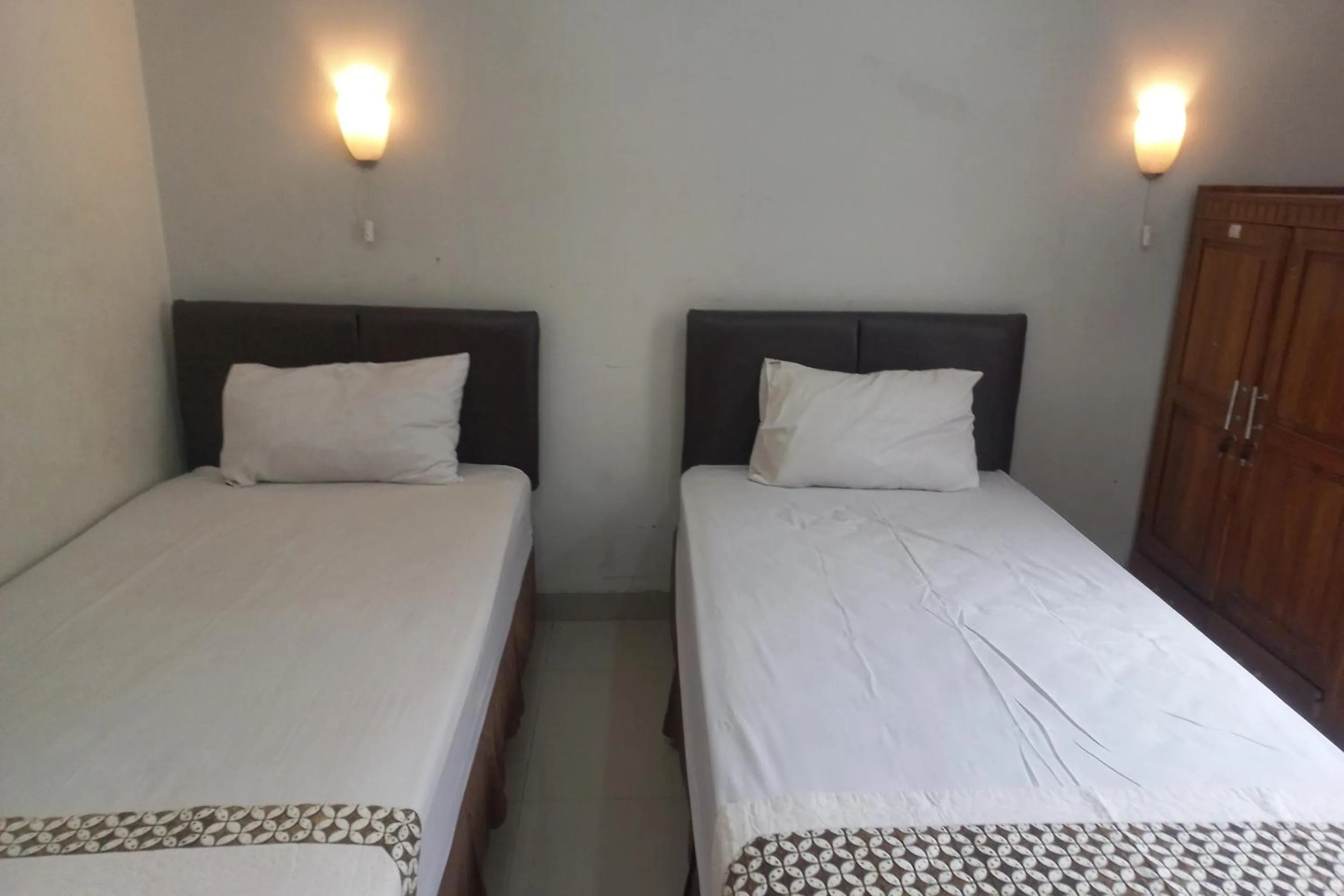 Bedroom, Bed in Capital O 93872 Natura Guest House Syariah Near alun alun kota purwokerto