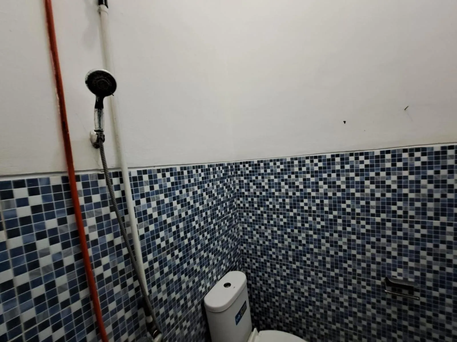 Bathroom in OYO 93870 Damai Guest House Cirebon