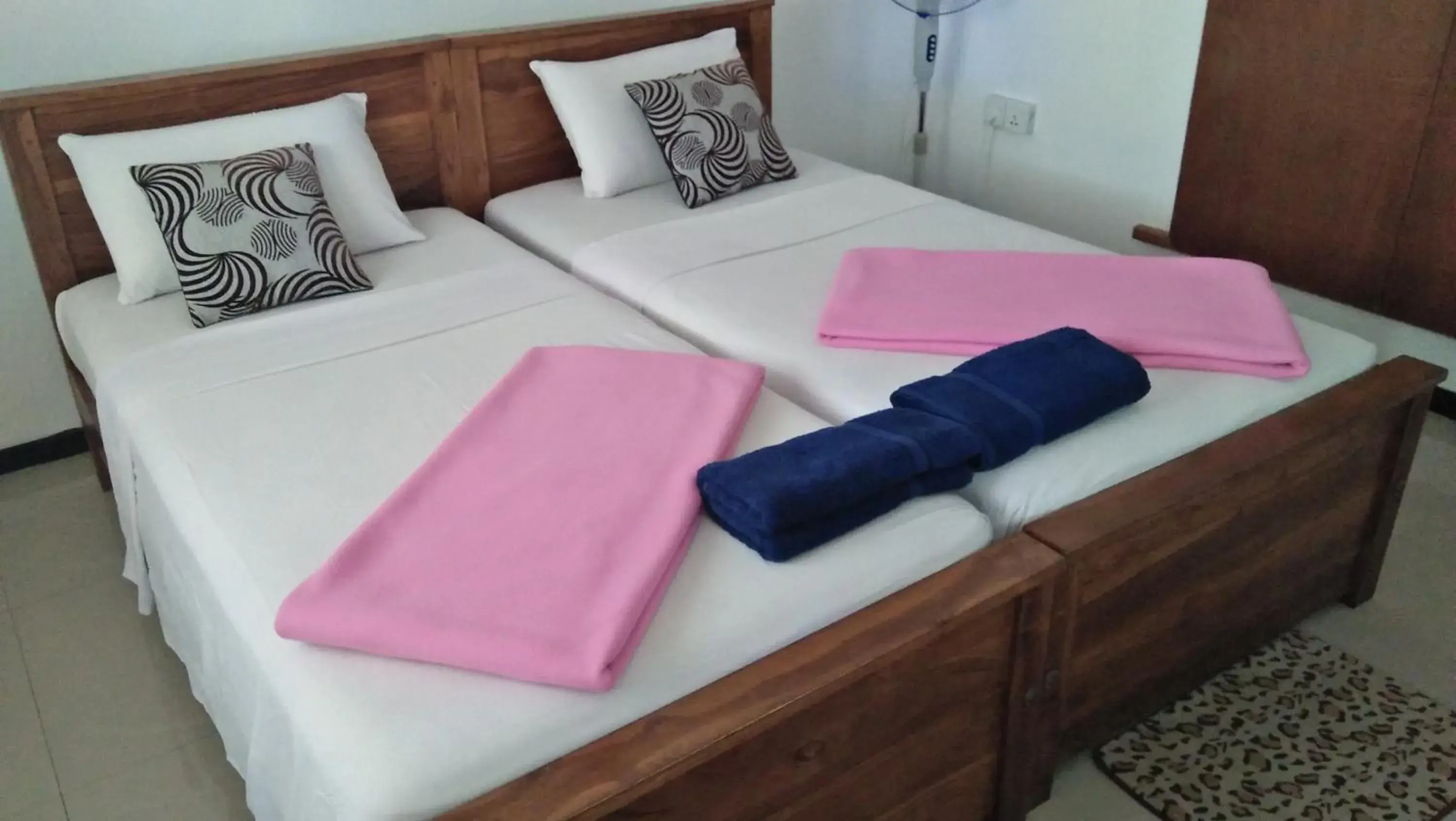 Twin Room with Private Bathroom - single occupancy in 59B Rest Inn Ella Twin Room with Private Bathroom - single occupancy in 59B Rest Inn Ella