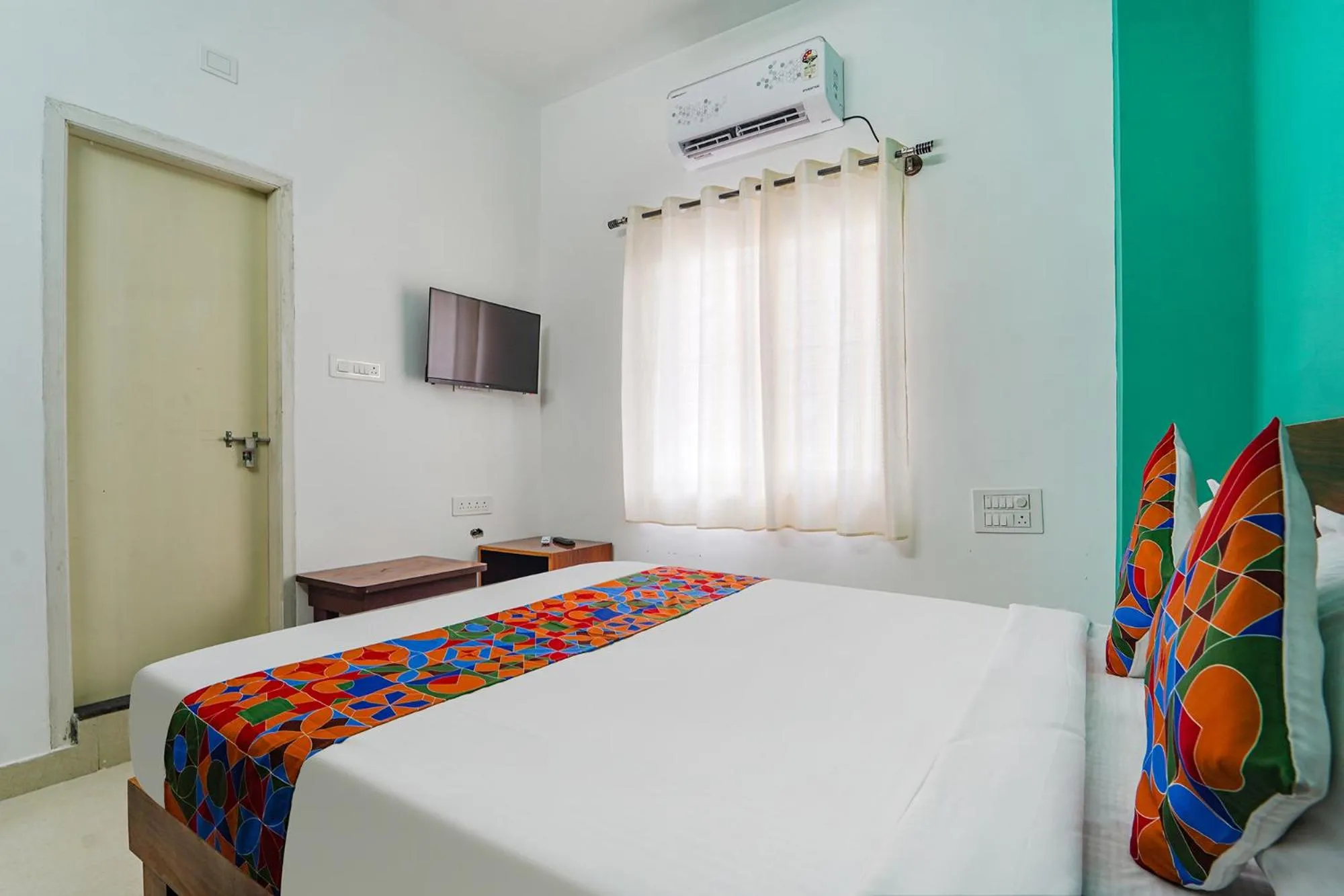 Bed in Via Metro Suites - Nr ESI Hospital