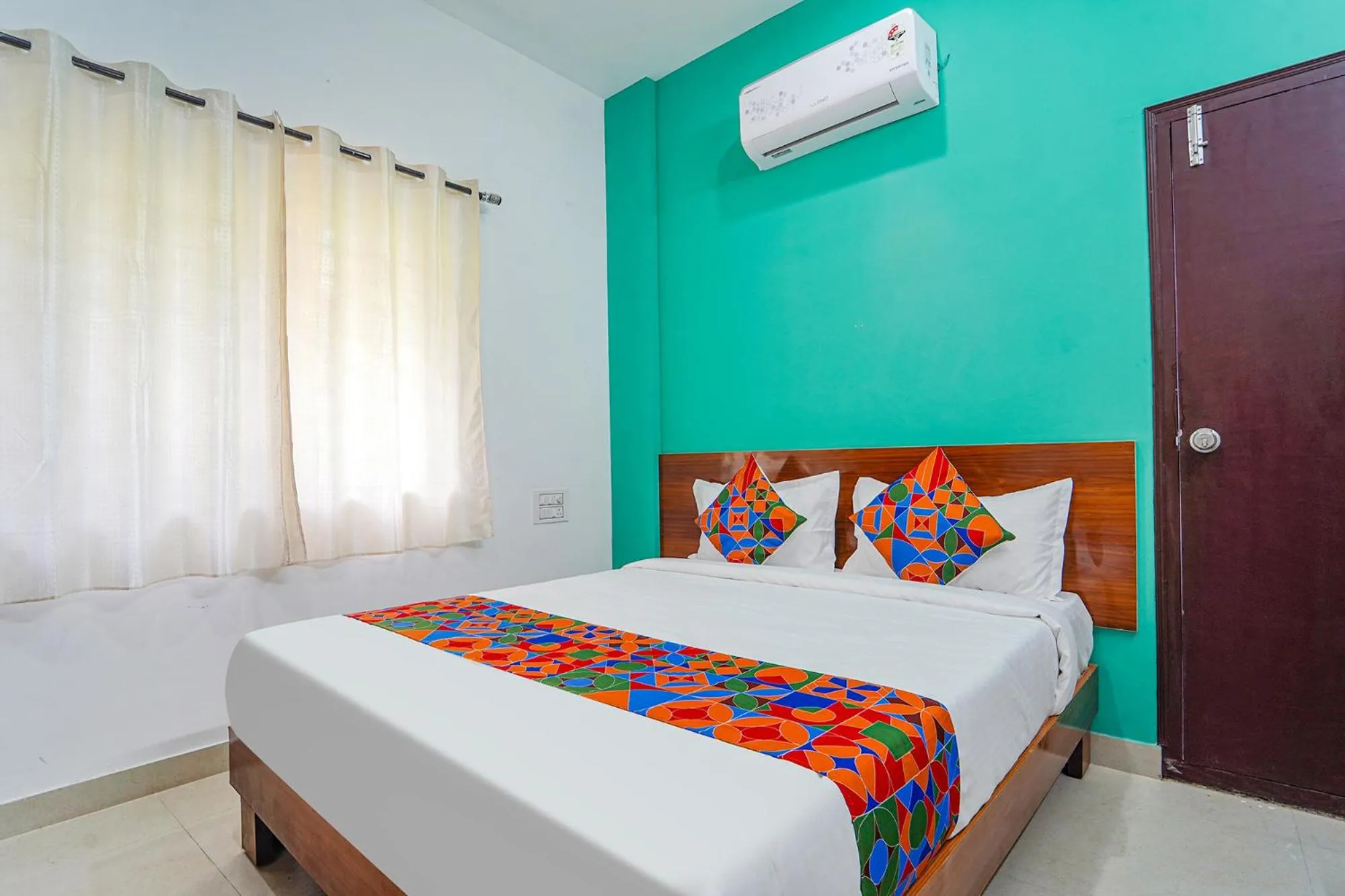 Bed in Via Metro Suites - Nr ESI Hospital