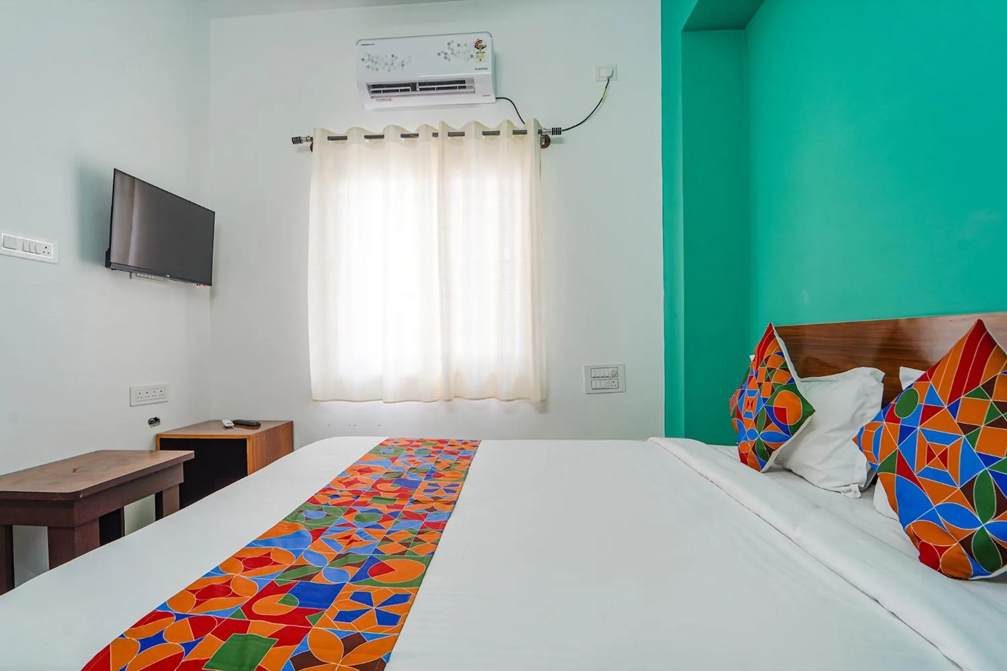 Bed in Via Metro Suites - Nr ESI Hospital