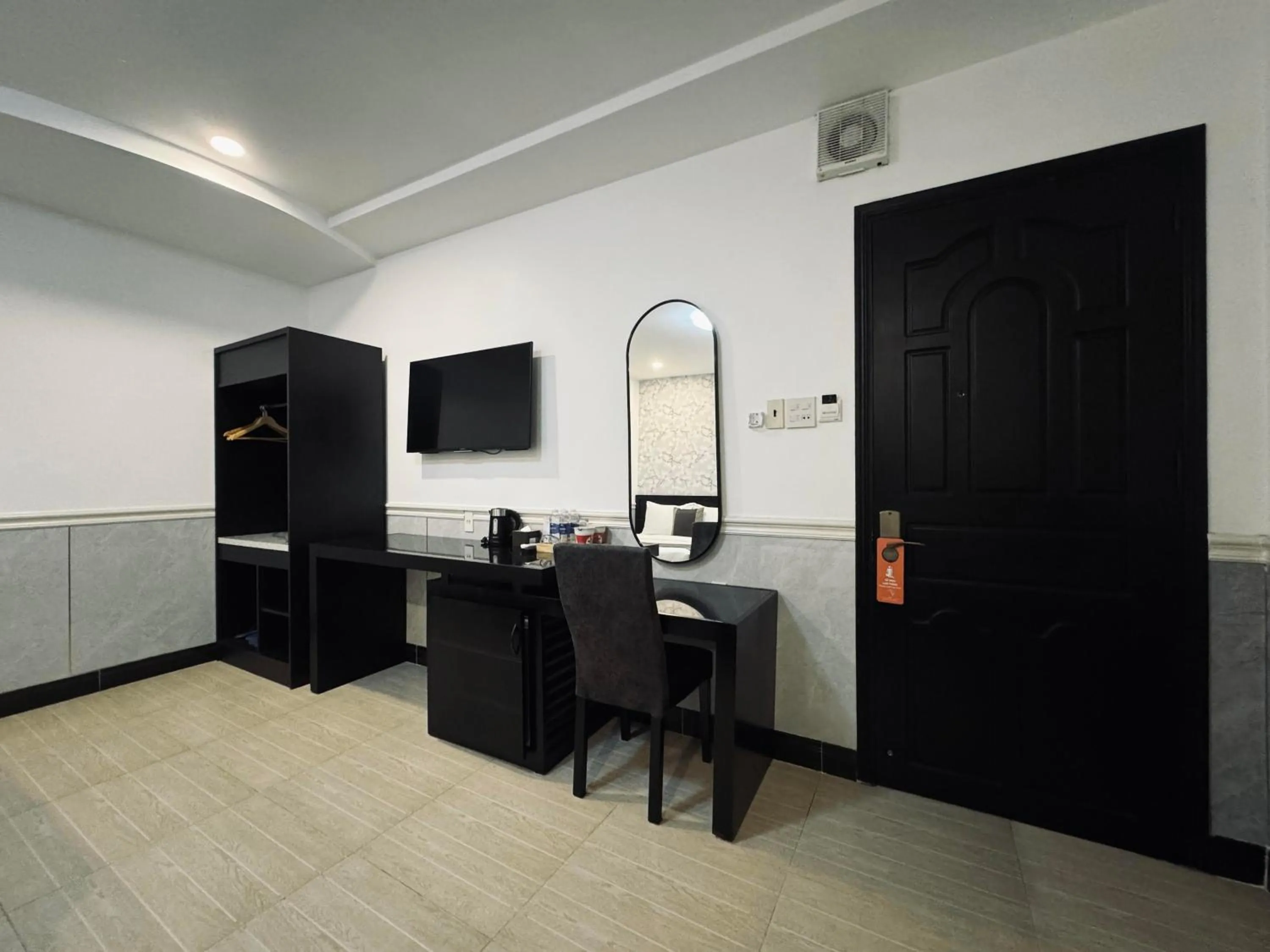 TV and multimedia in LION 8 Hotel