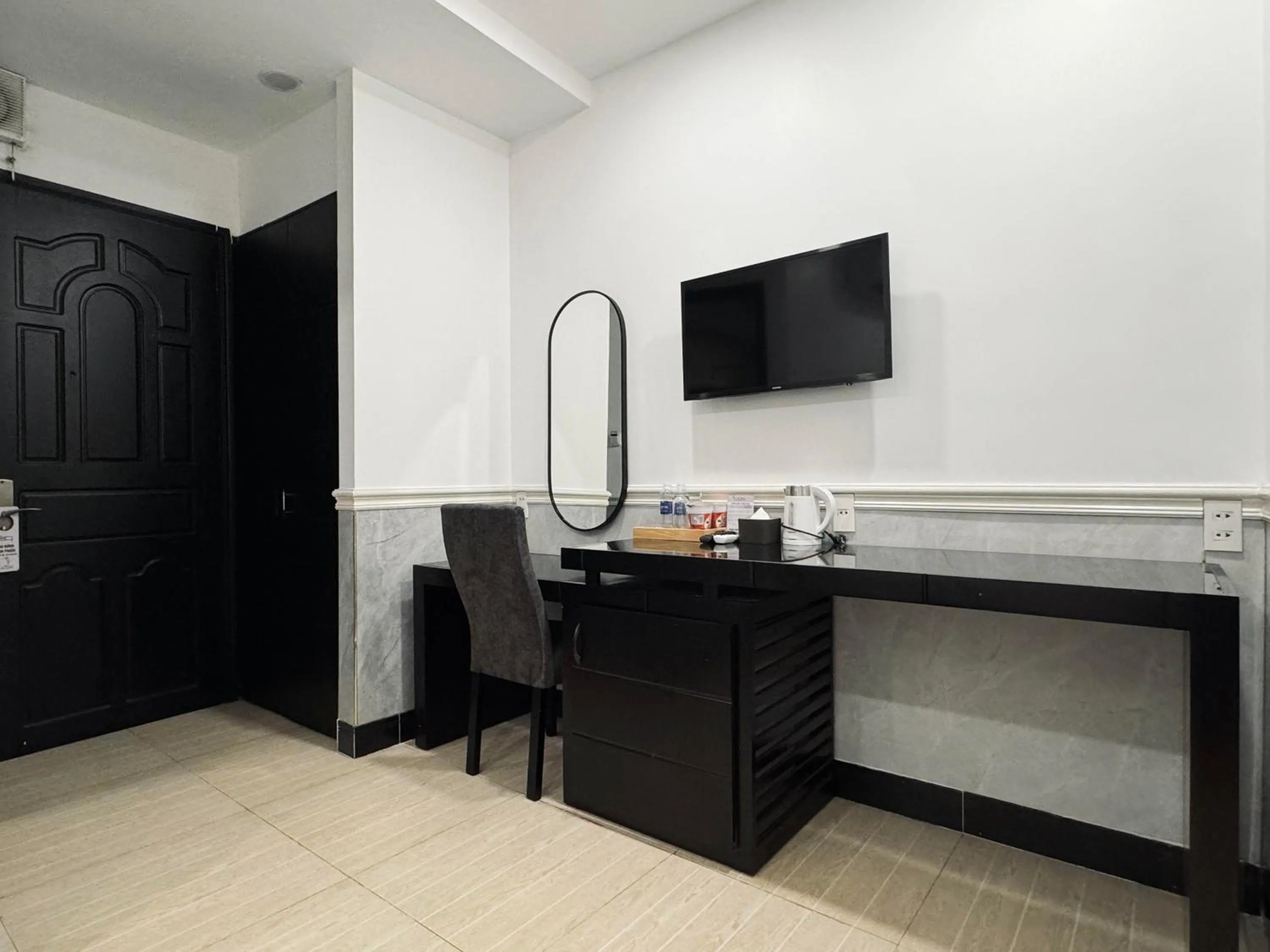 TV and multimedia in LION 8 Hotel