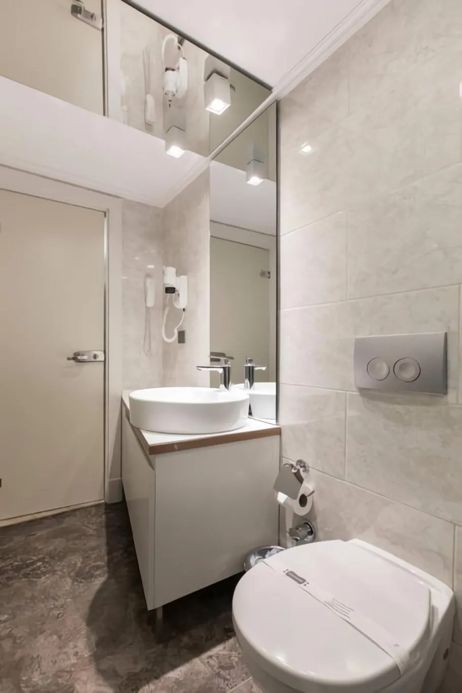 Toilet in Carina Park Suites Nisantasi