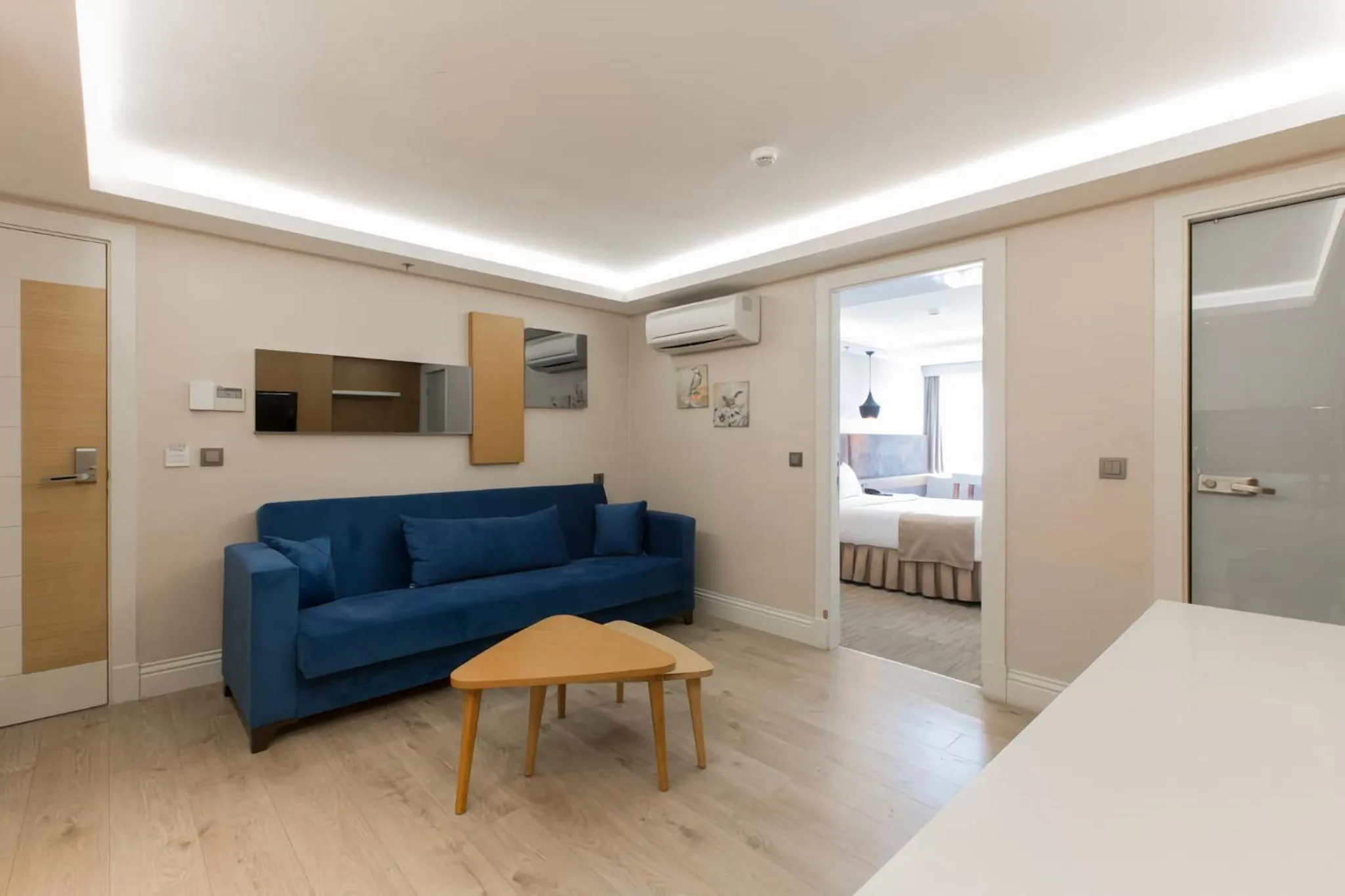 Living room, Bed in Carina Park Suites Nisantasi