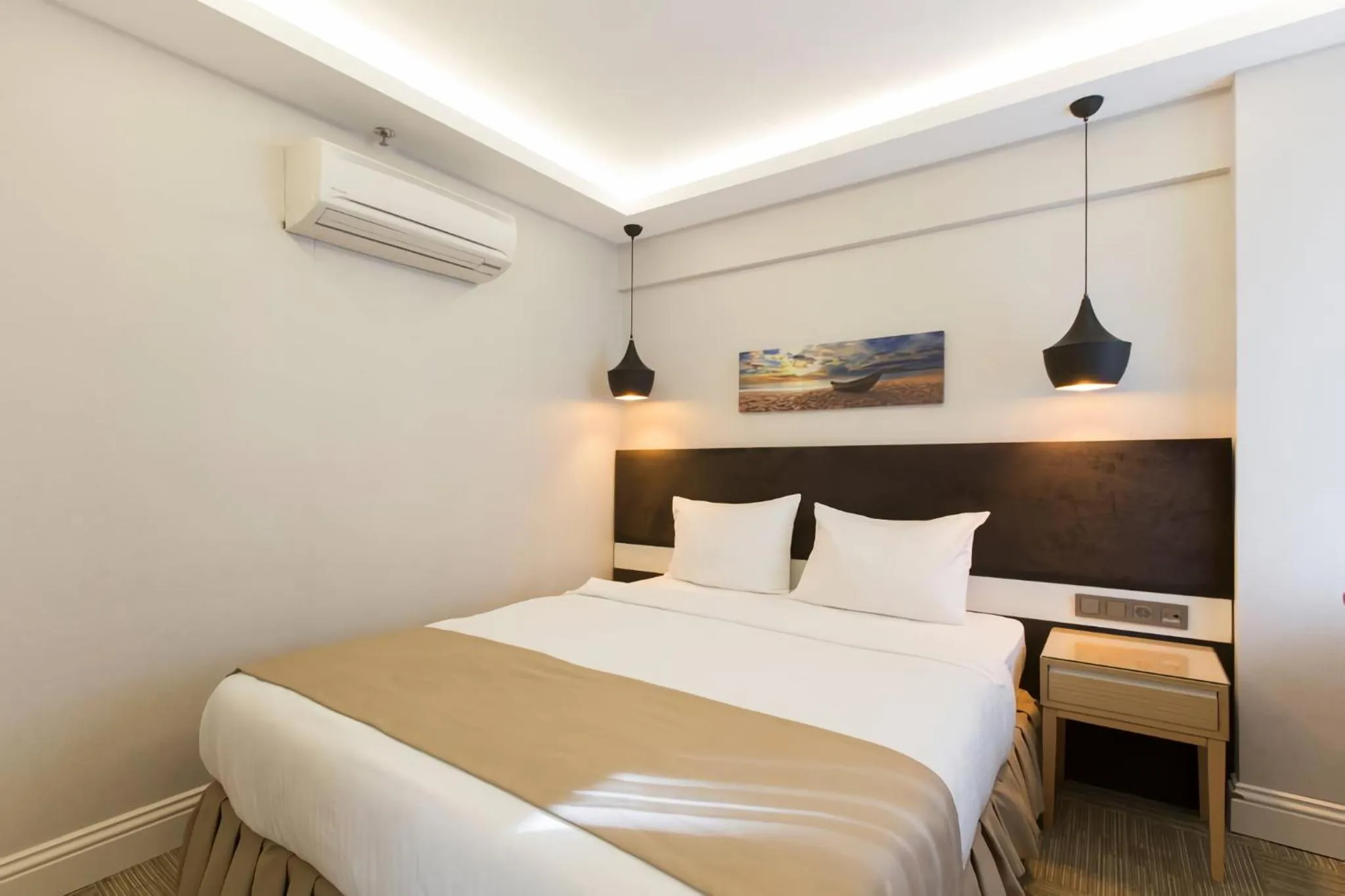 Bedroom, Bed in Carina Park Suites Nisantasi