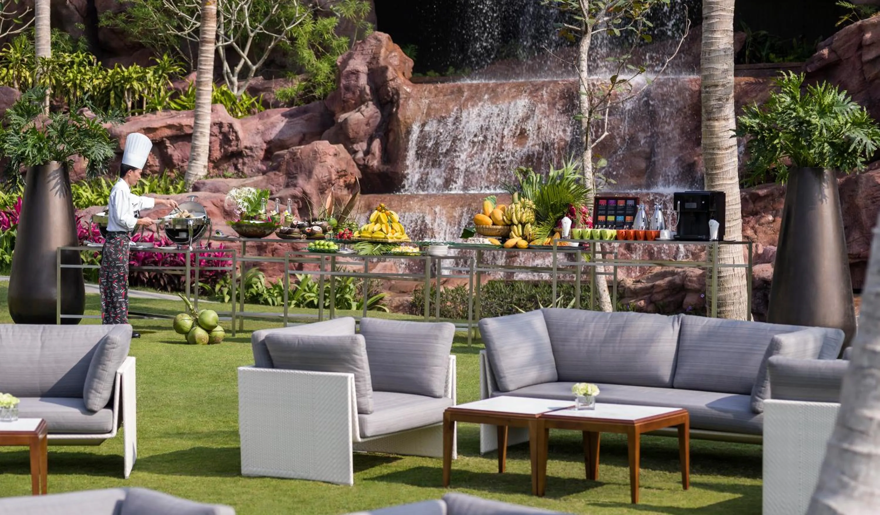 Business facilities in Shangri-La Sanya