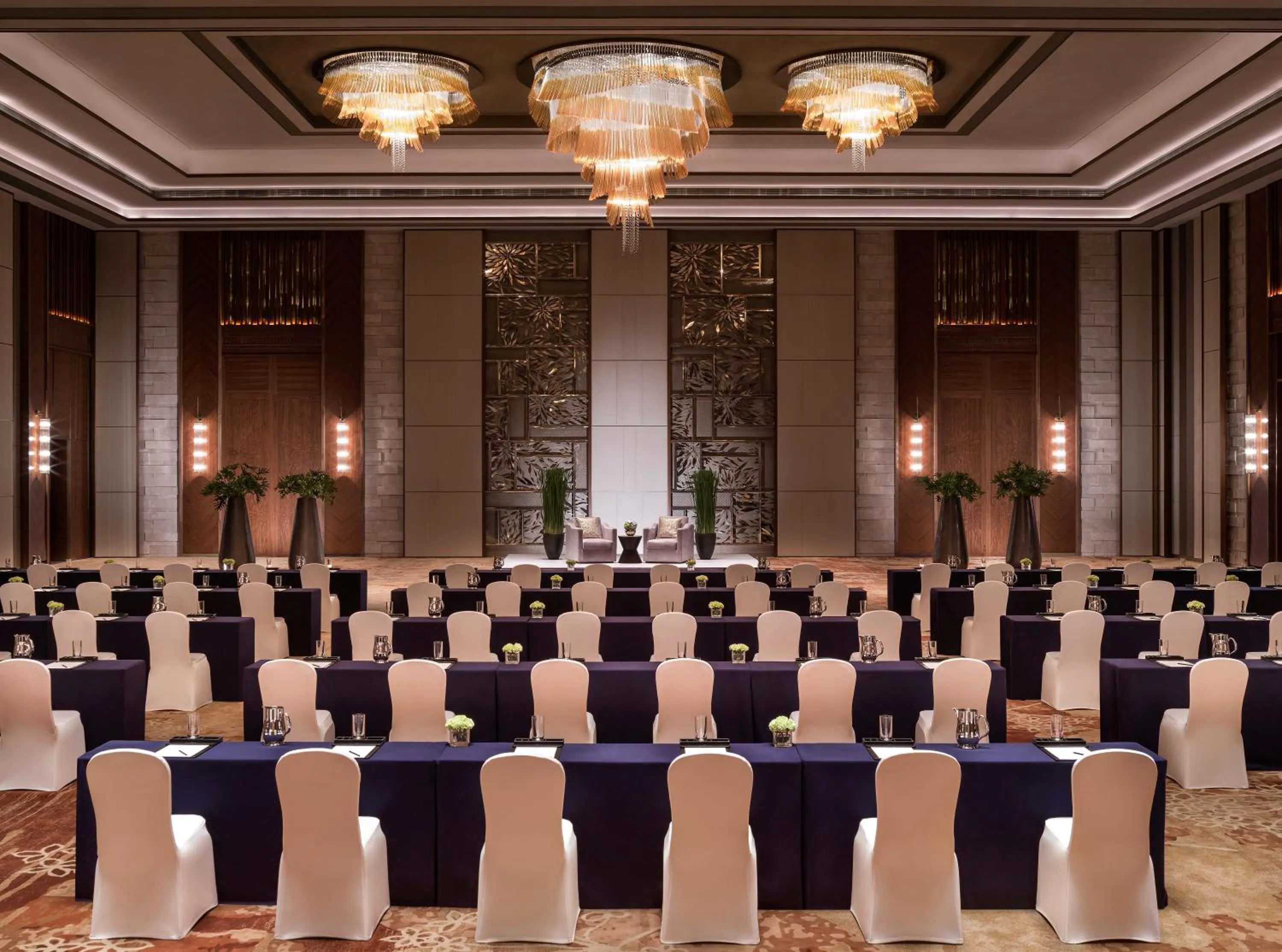 Business facilities in Shangri-La Sanya