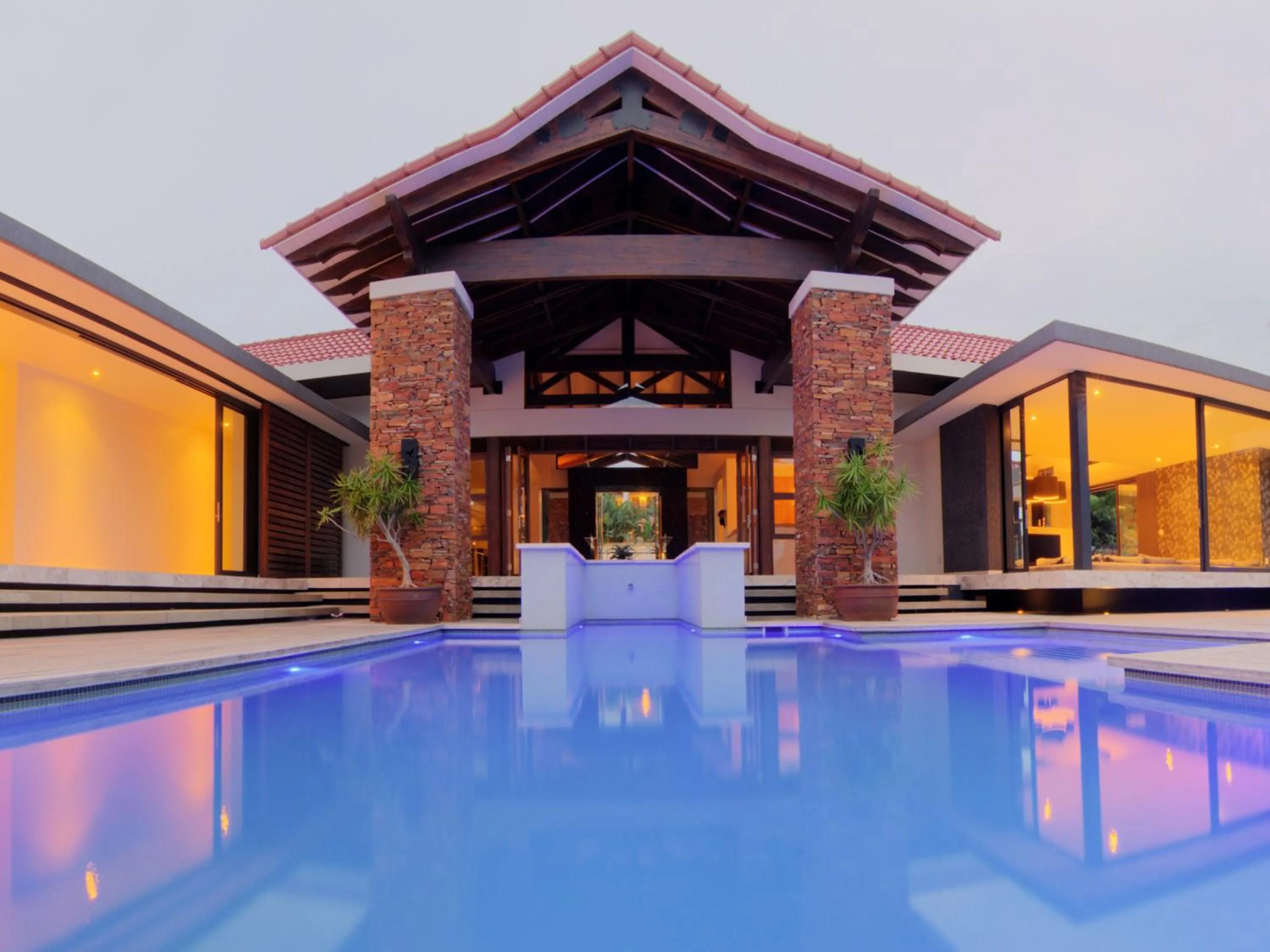 Swimming pool in Umhlanga Beach Villa