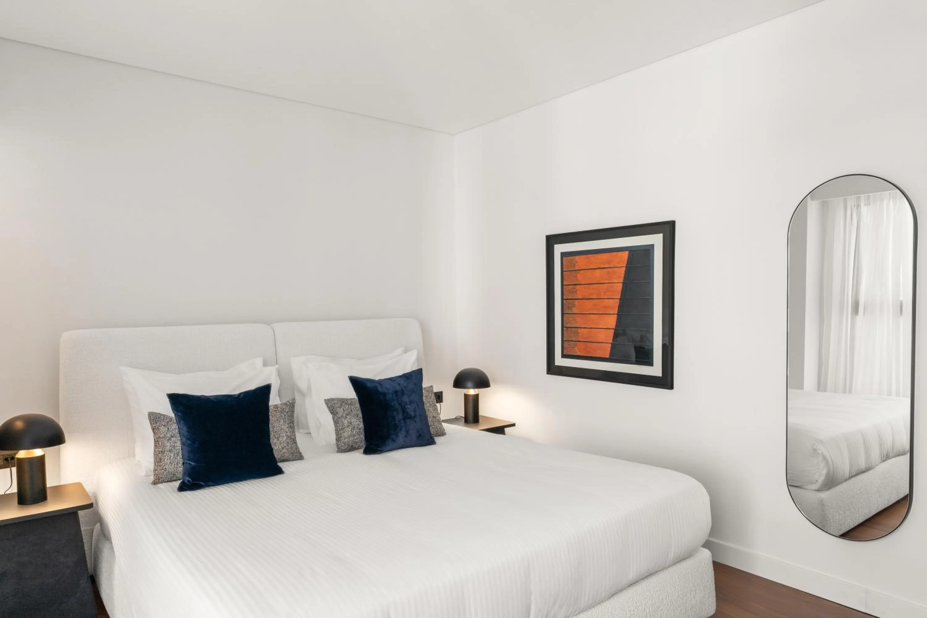 Bed in The Athenaeum Luxury Hotel