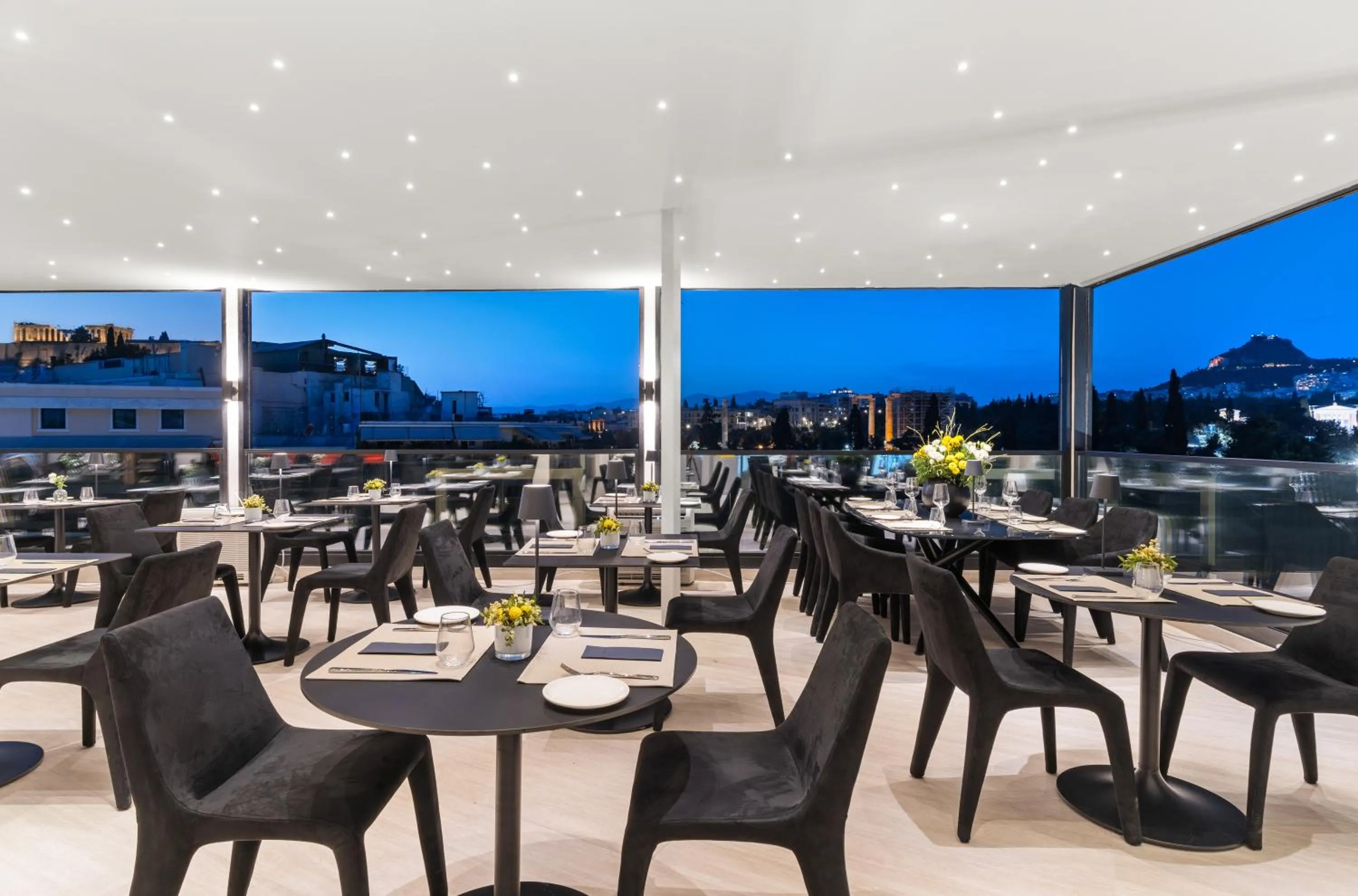 Restaurant/places to eat in The Athenaeum Luxury Hotel