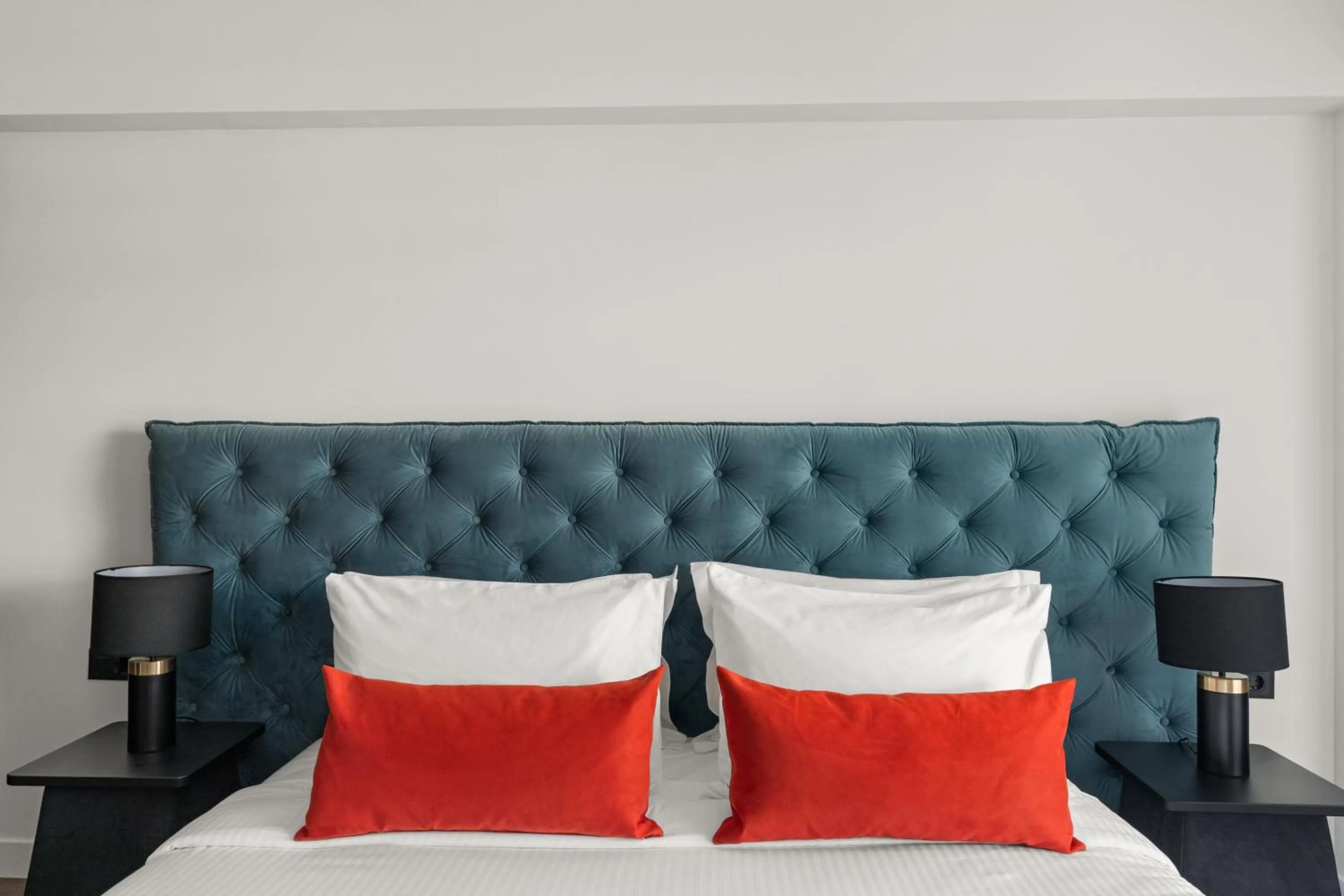 Bed in The Athenaeum Luxury Hotel