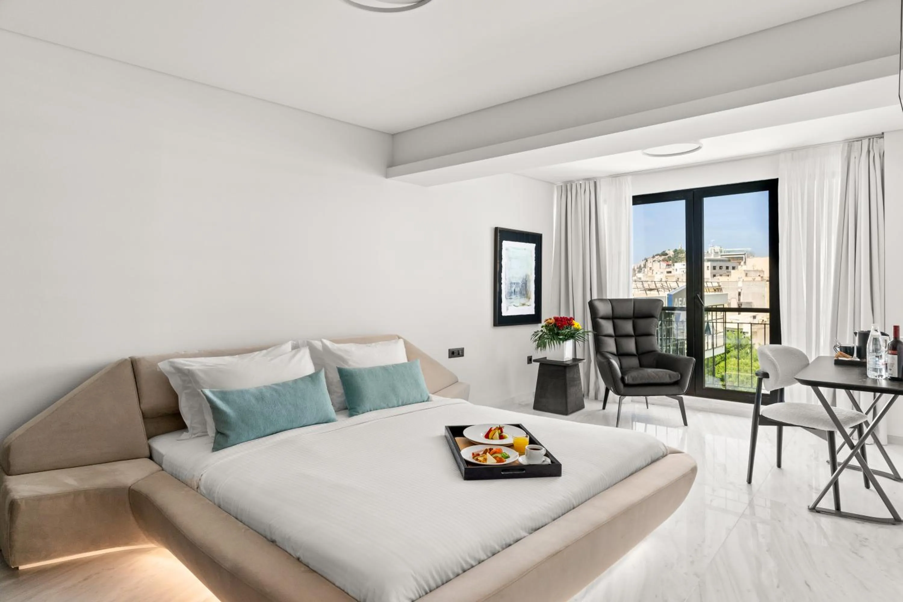 Bed in The Athenaeum Luxury Hotel