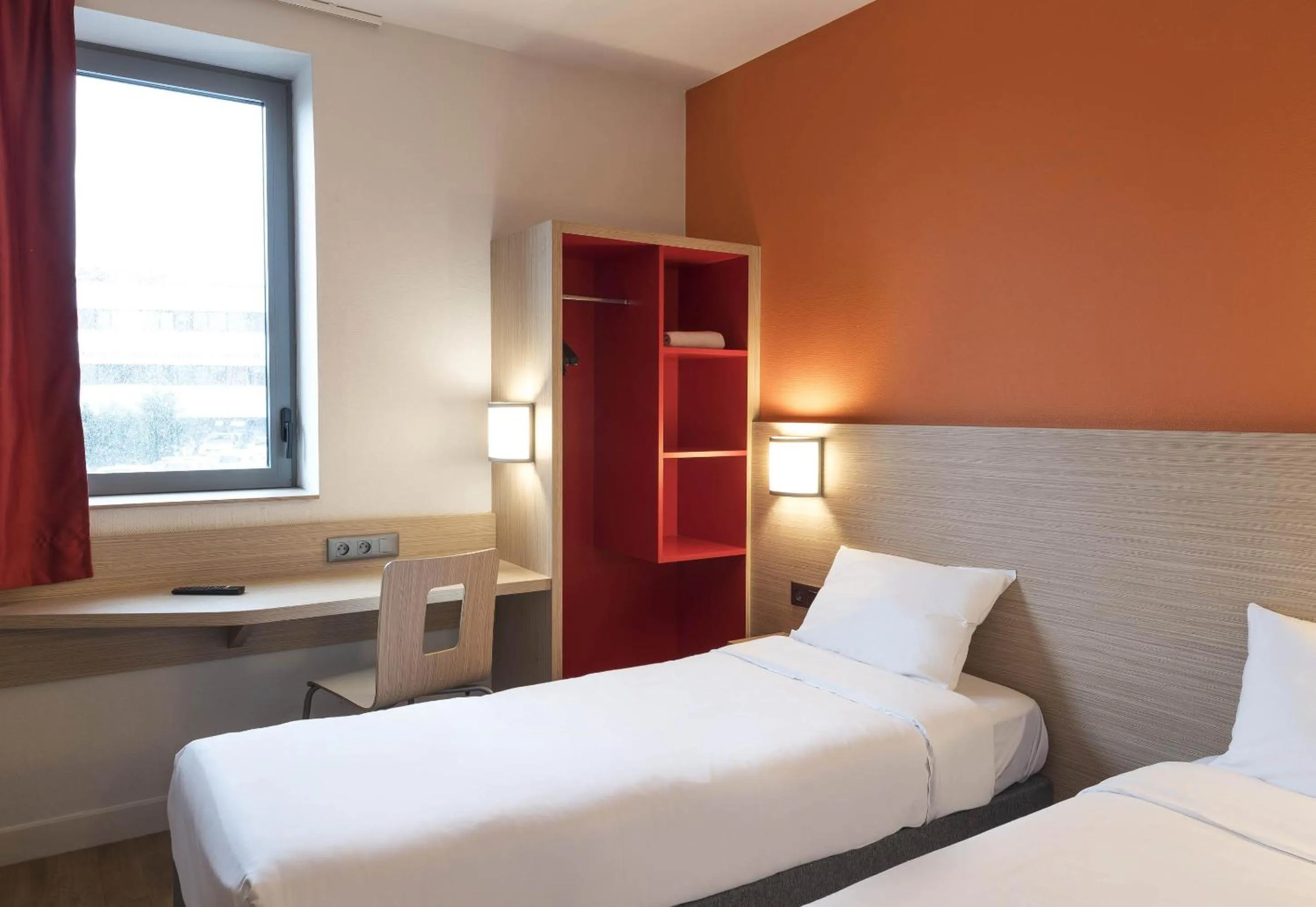 Bedroom, Bed in B&B HOTEL Laval Ouest