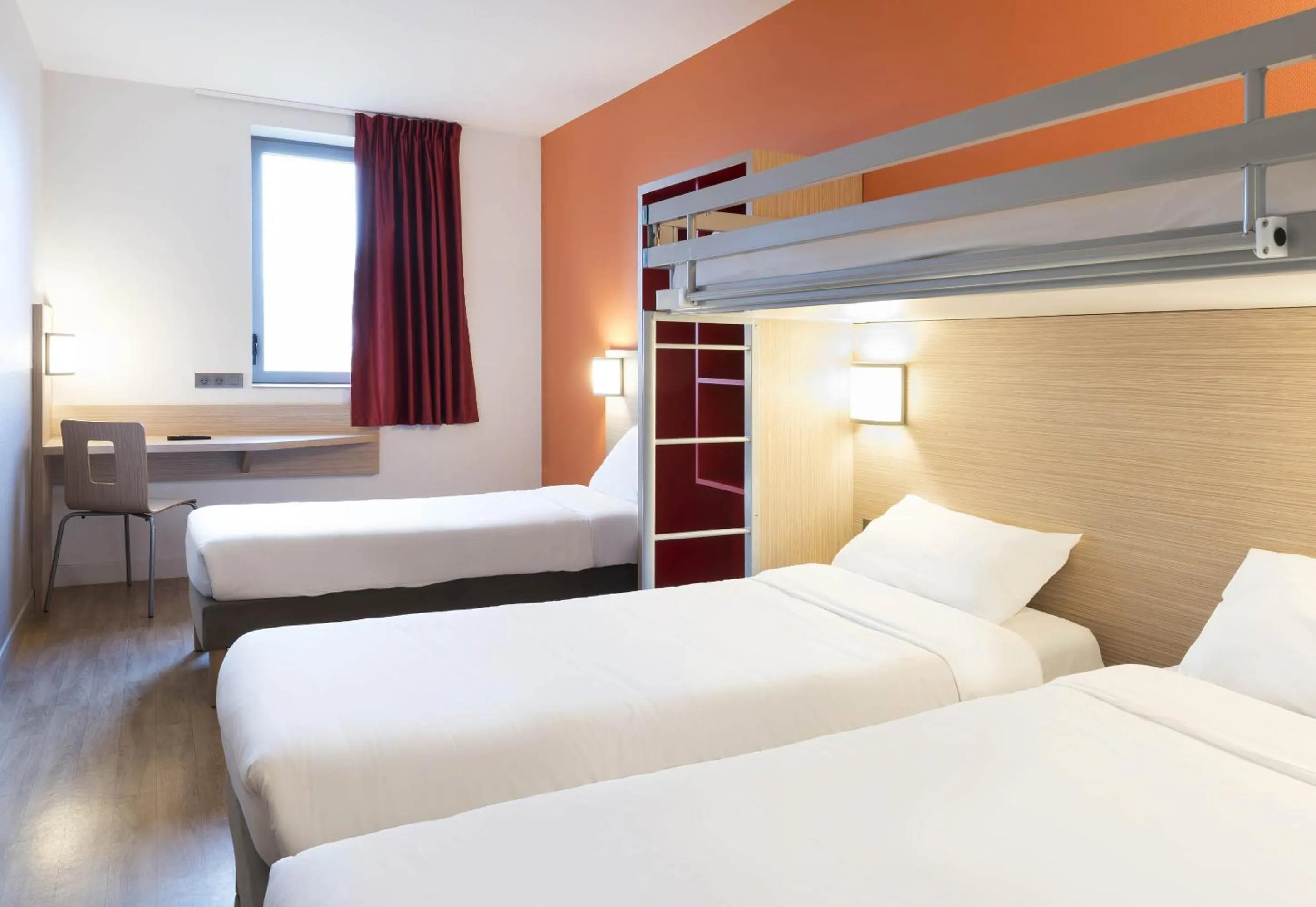 Bedroom, Bed in B&B HOTEL Laval Ouest