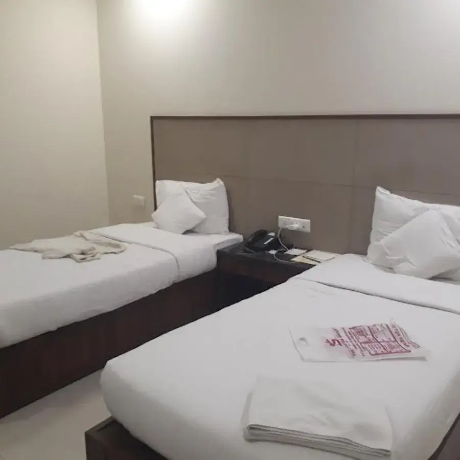 Photo of the whole room, Bed in Hotel Rainbow Ghaziabad Photo of the whole room, Bed in Hotel Rainbow Ghaziabad