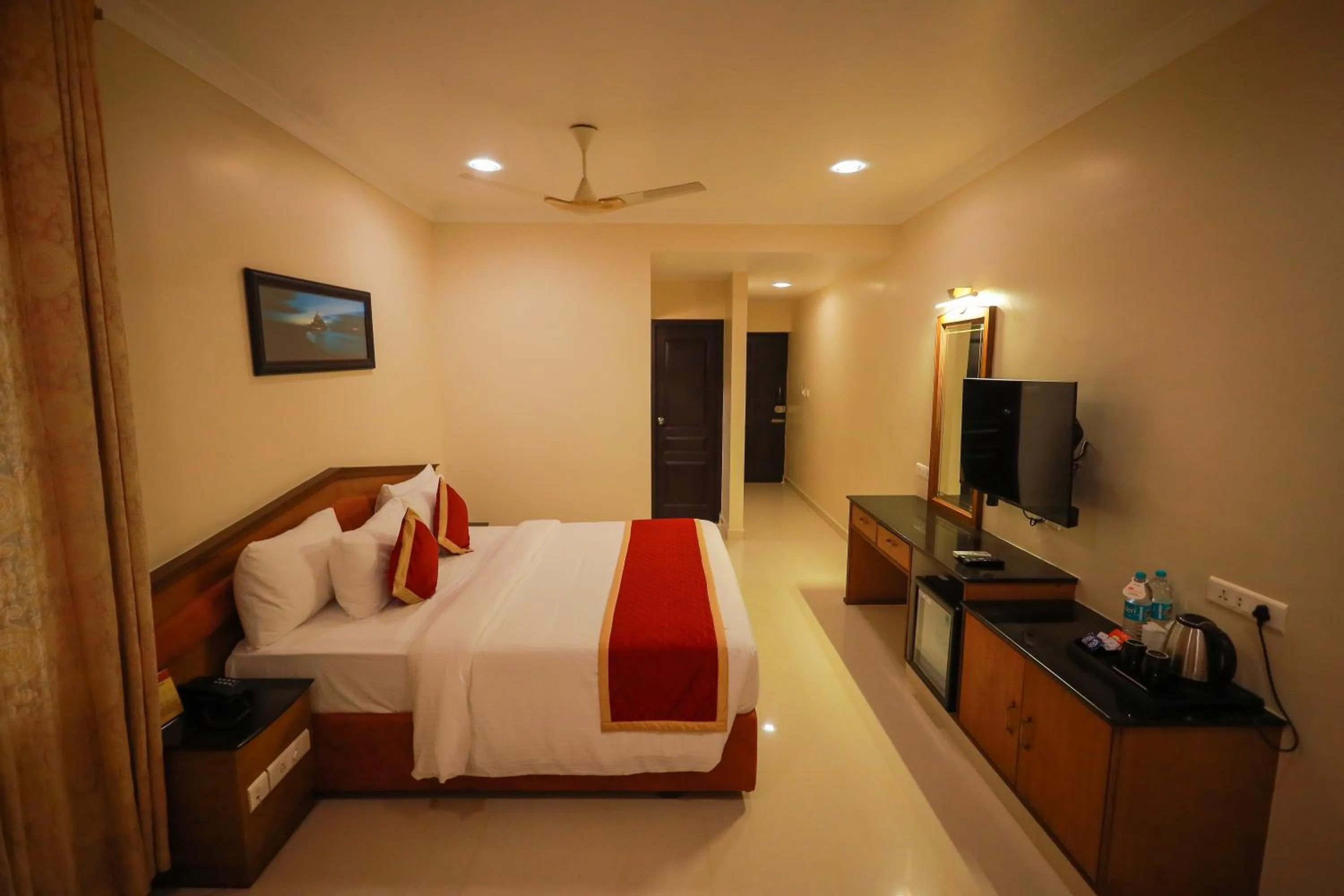 Bedroom, Bed in THE SEASHORE HOTEL