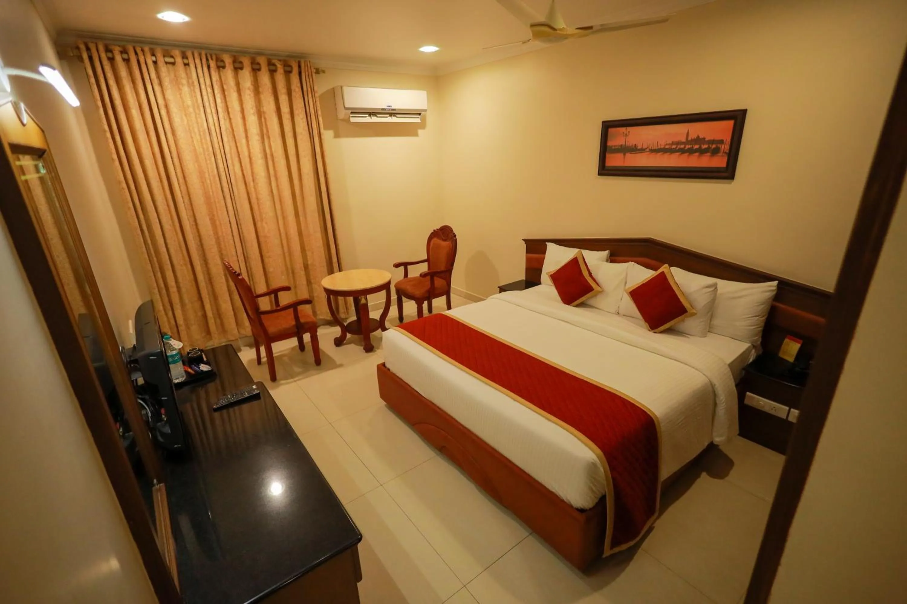 Bedroom, Bed in THE SEASHORE HOTEL