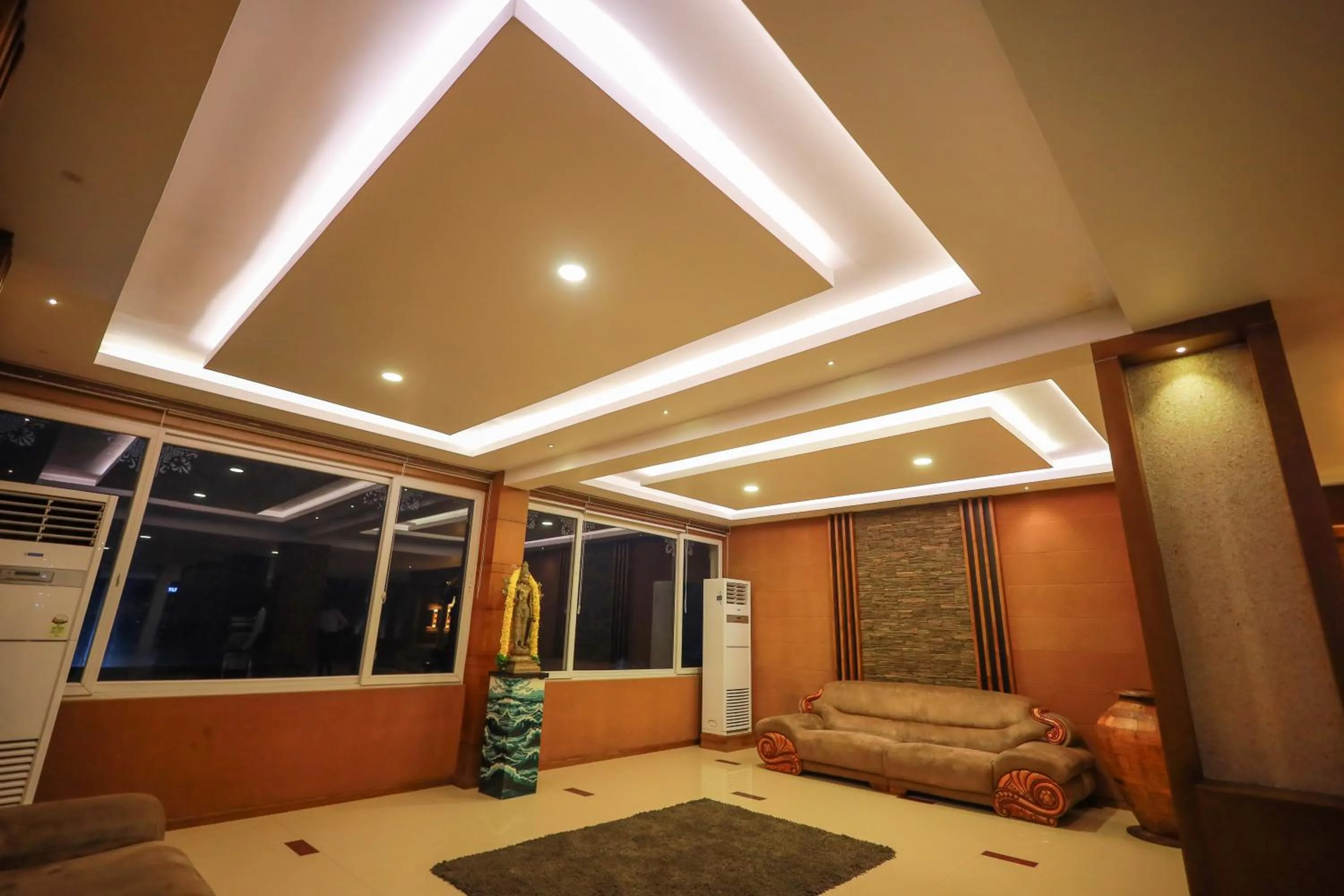 Lobby or reception in THE SEASHORE HOTEL