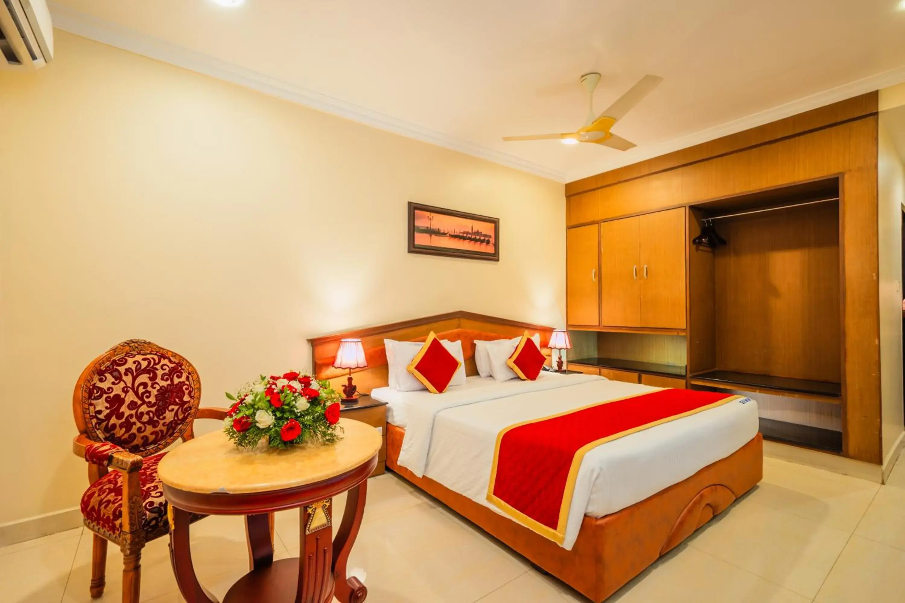 Bed in THE SEASHORE HOTEL Bed in THE SEASHORE HOTEL