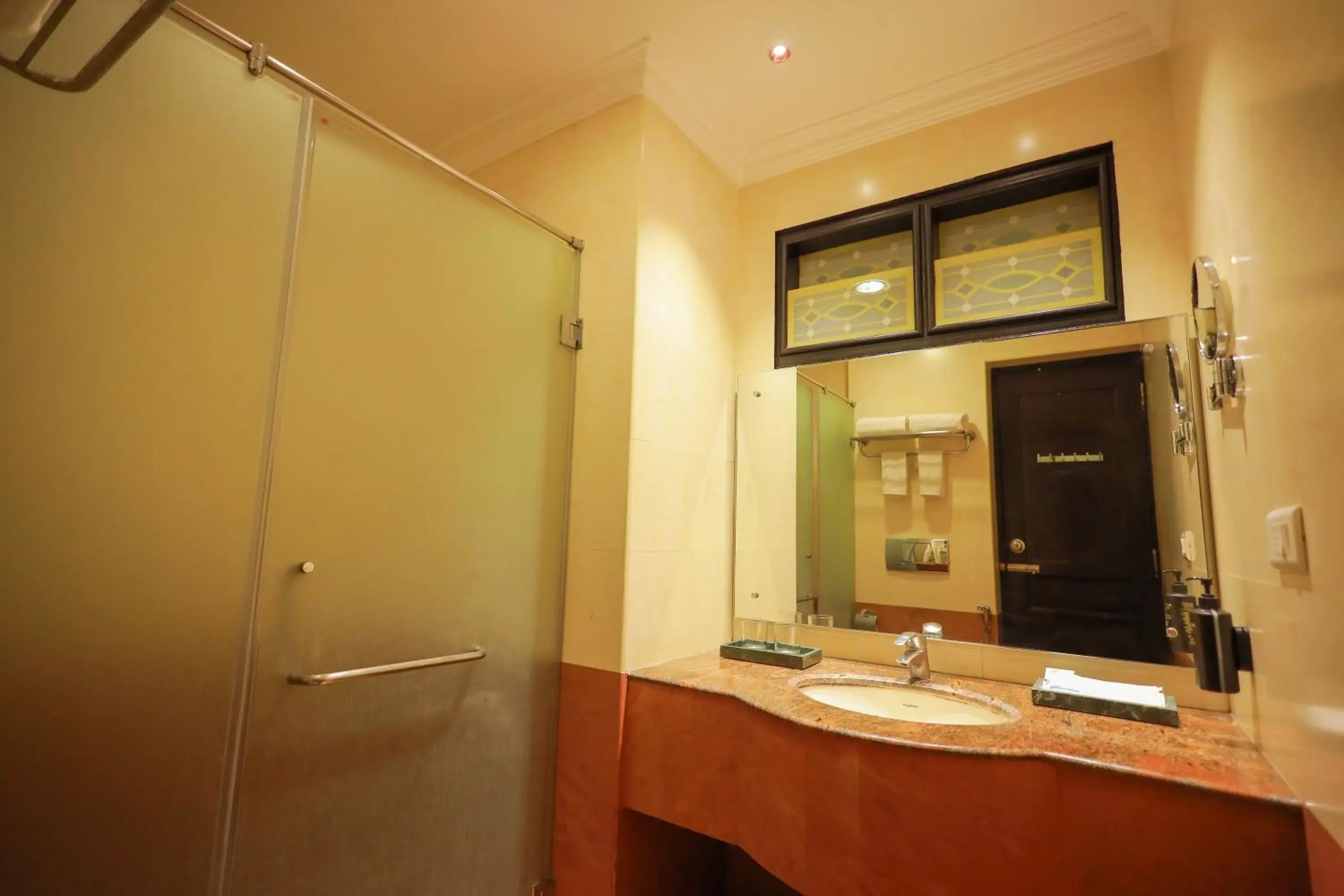 Bathroom in THE SEASHORE HOTEL Bathroom in THE SEASHORE HOTEL