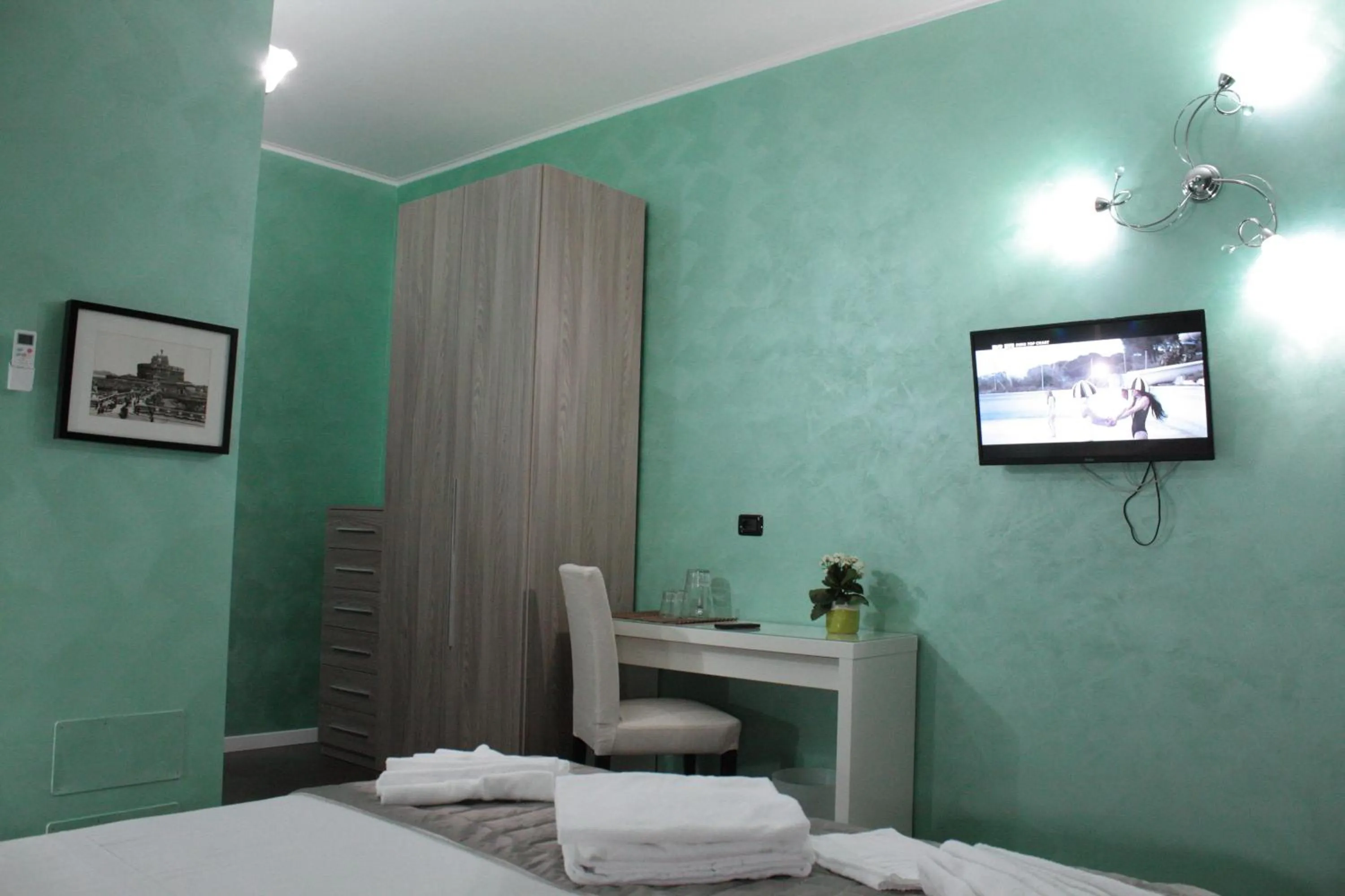 Photo of the whole room, Bed in B&B Roma