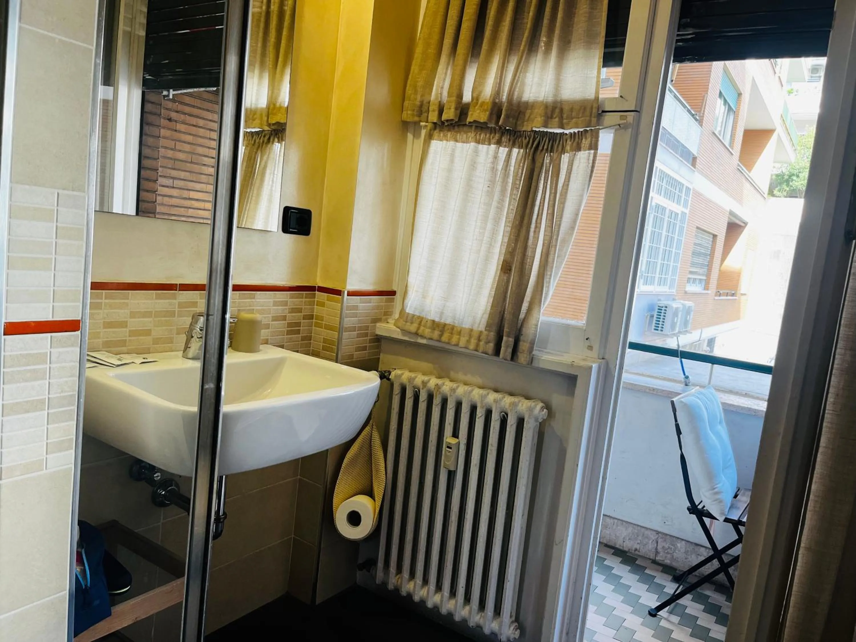 Bathroom in B&B Roma