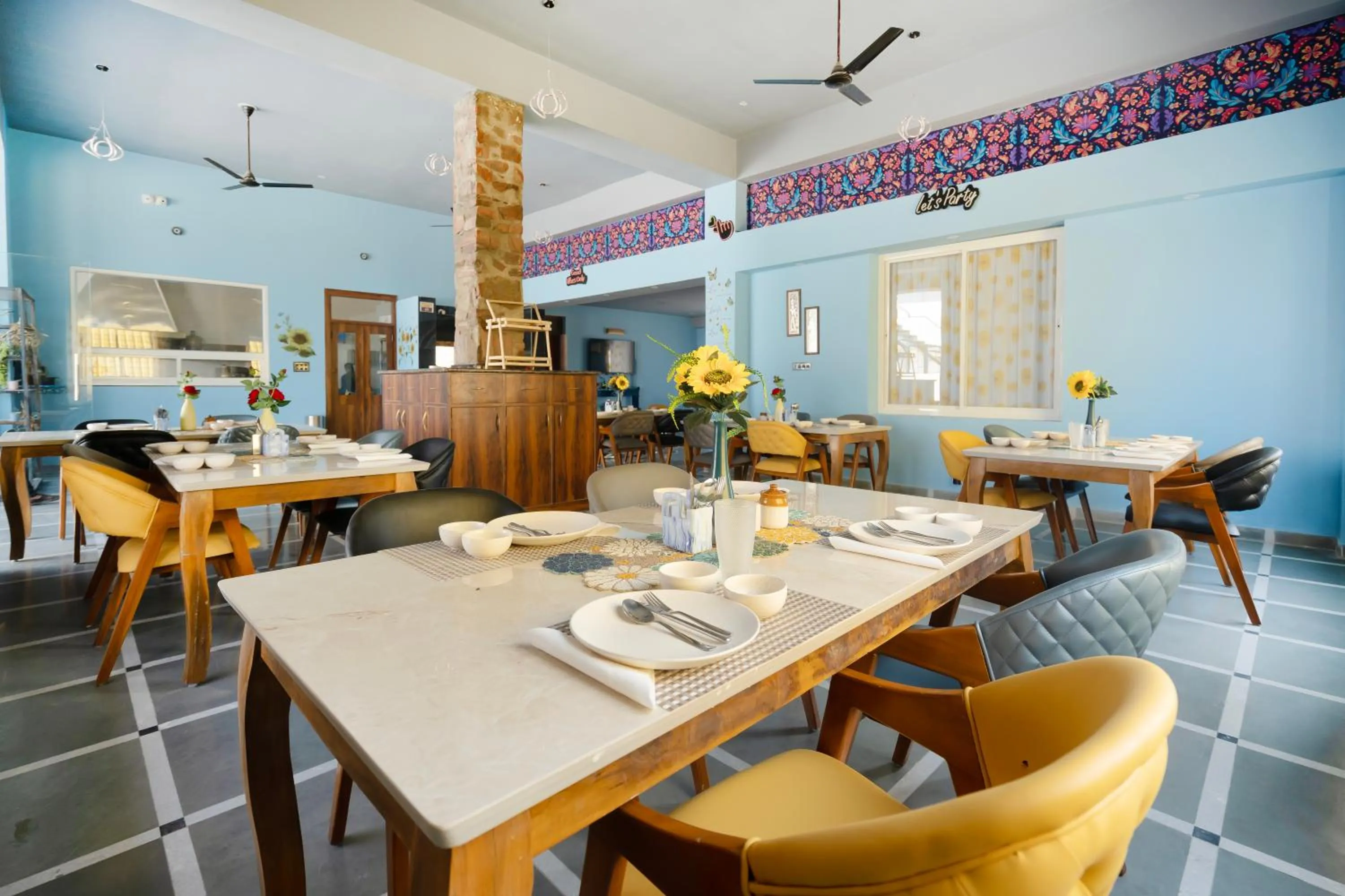 Restaurant/places to eat in Sunflower Saga