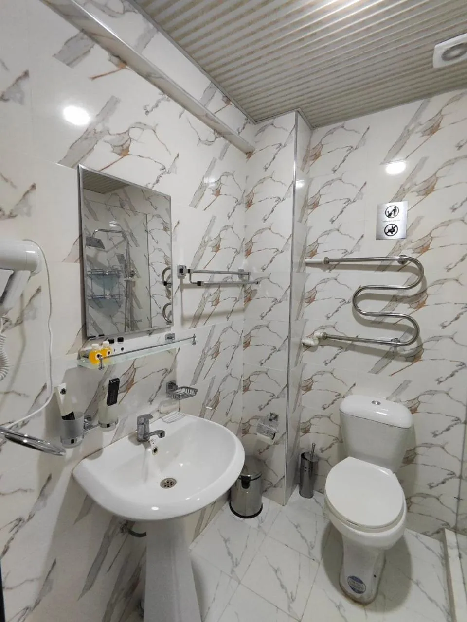 Shower in Grand Shosh Hotel