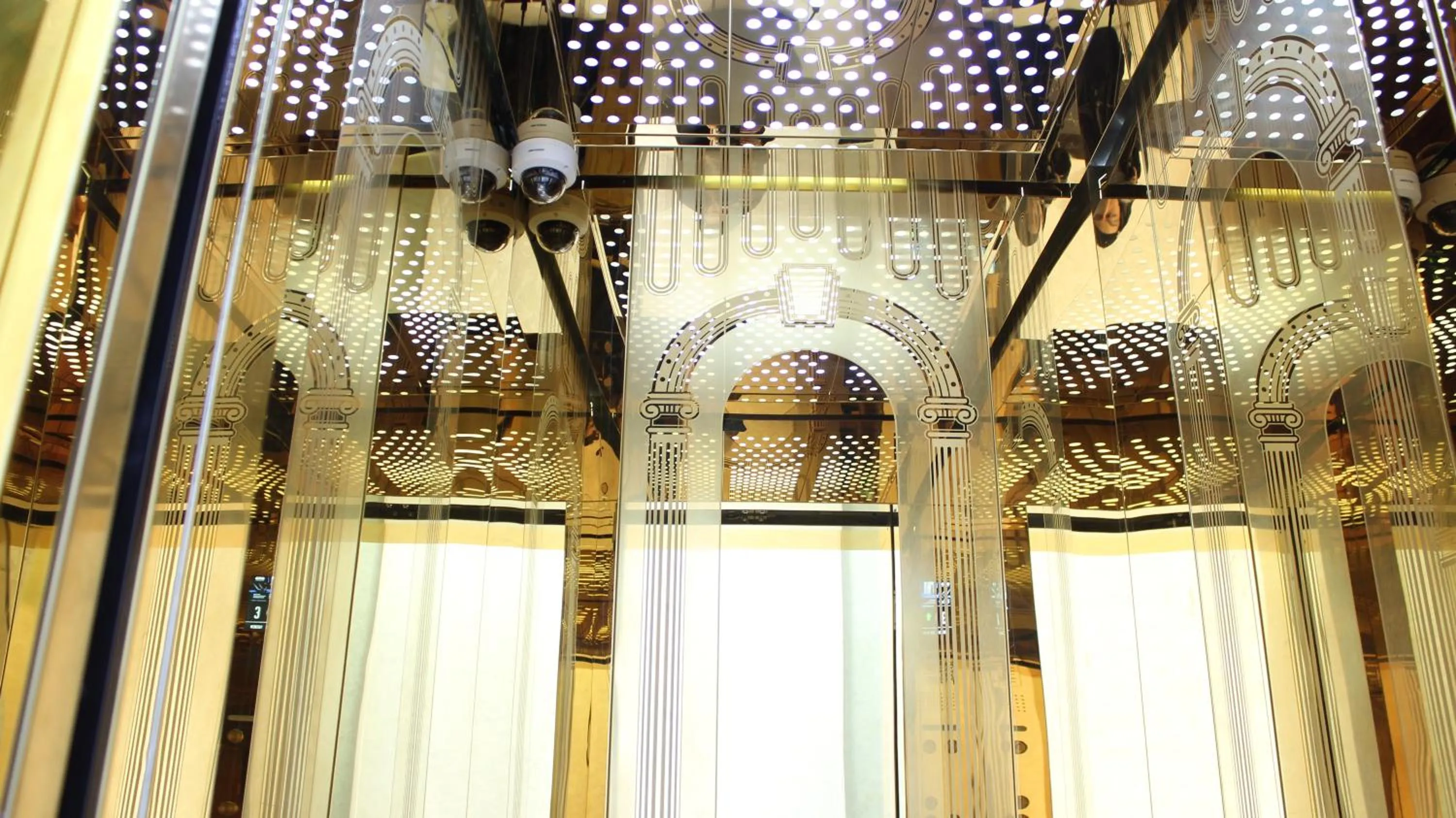 elevator in Grand Shosh Hotel