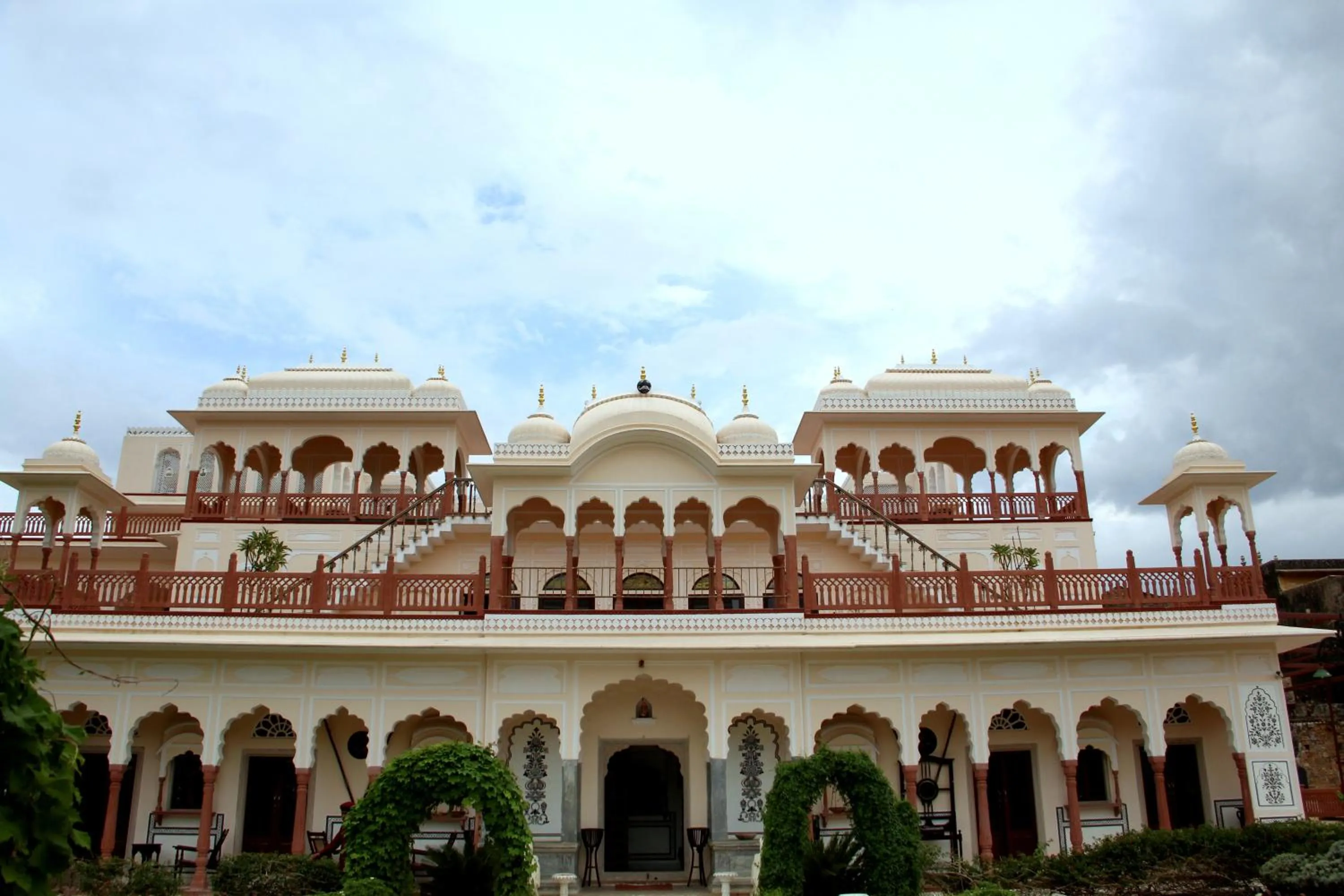 Facade/entrance in Shahpura Haveli