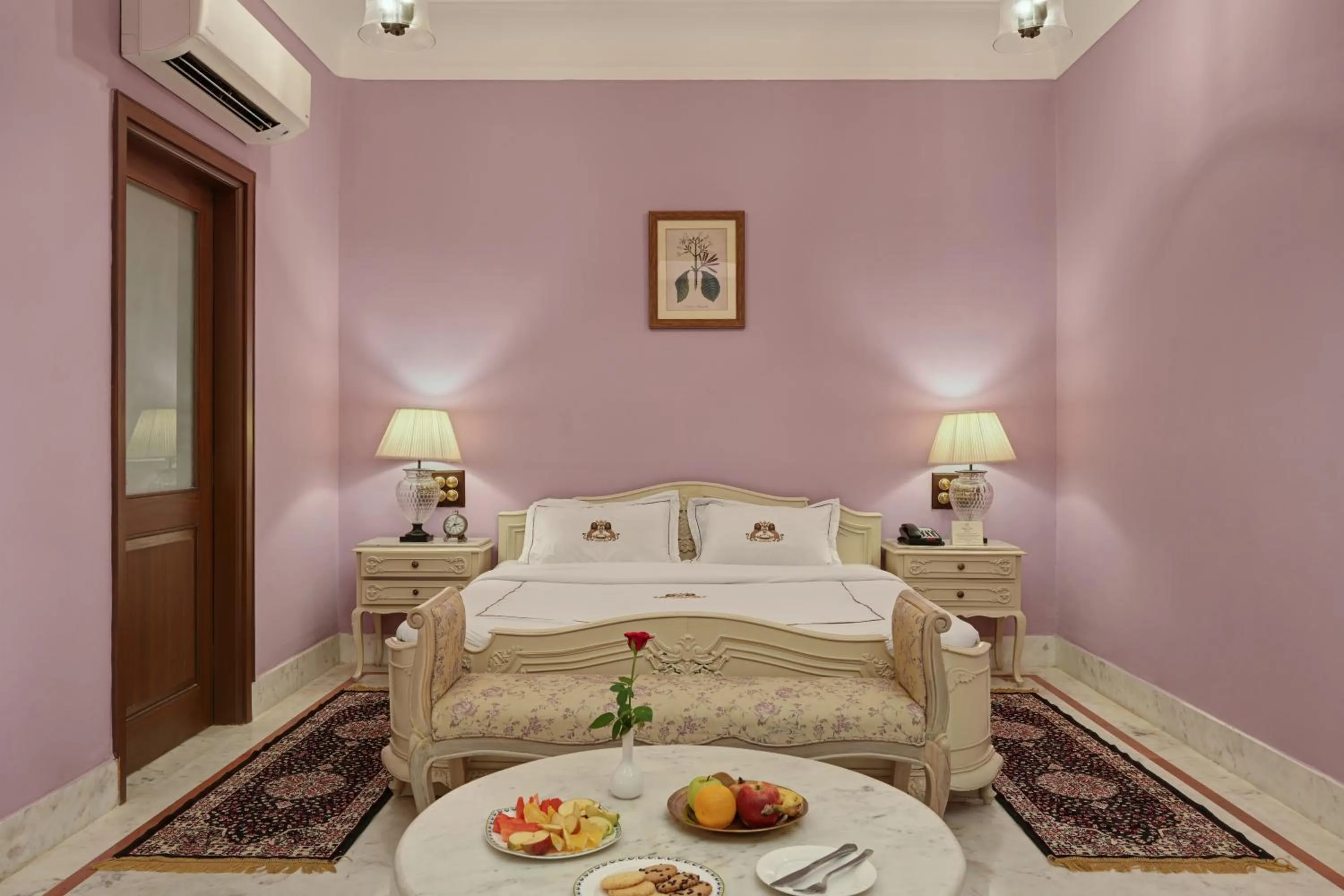 Bedroom, Bed in Shahpura Haveli