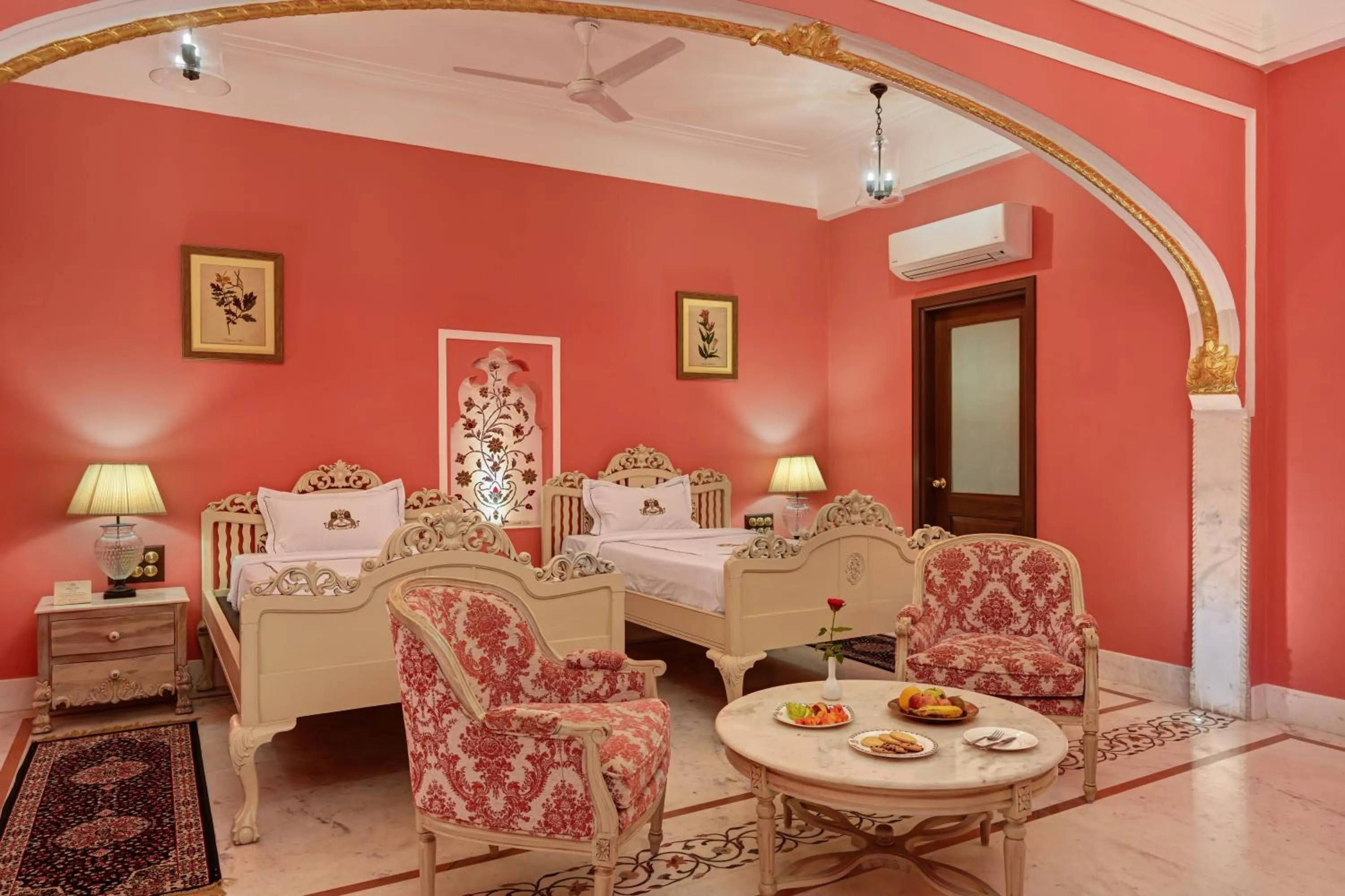 Bedroom, Bed in Shahpura Haveli